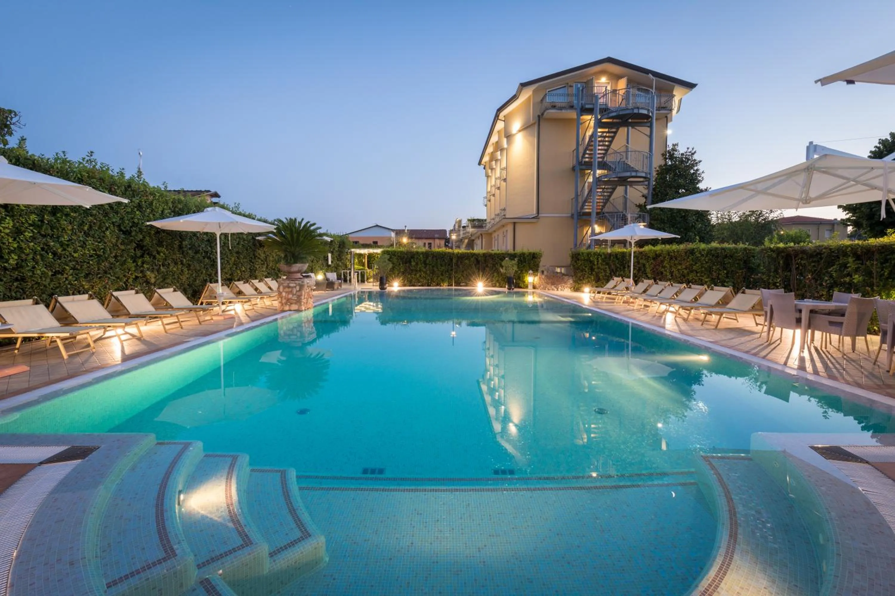 Swimming pool in Hotel Villa Tiziana