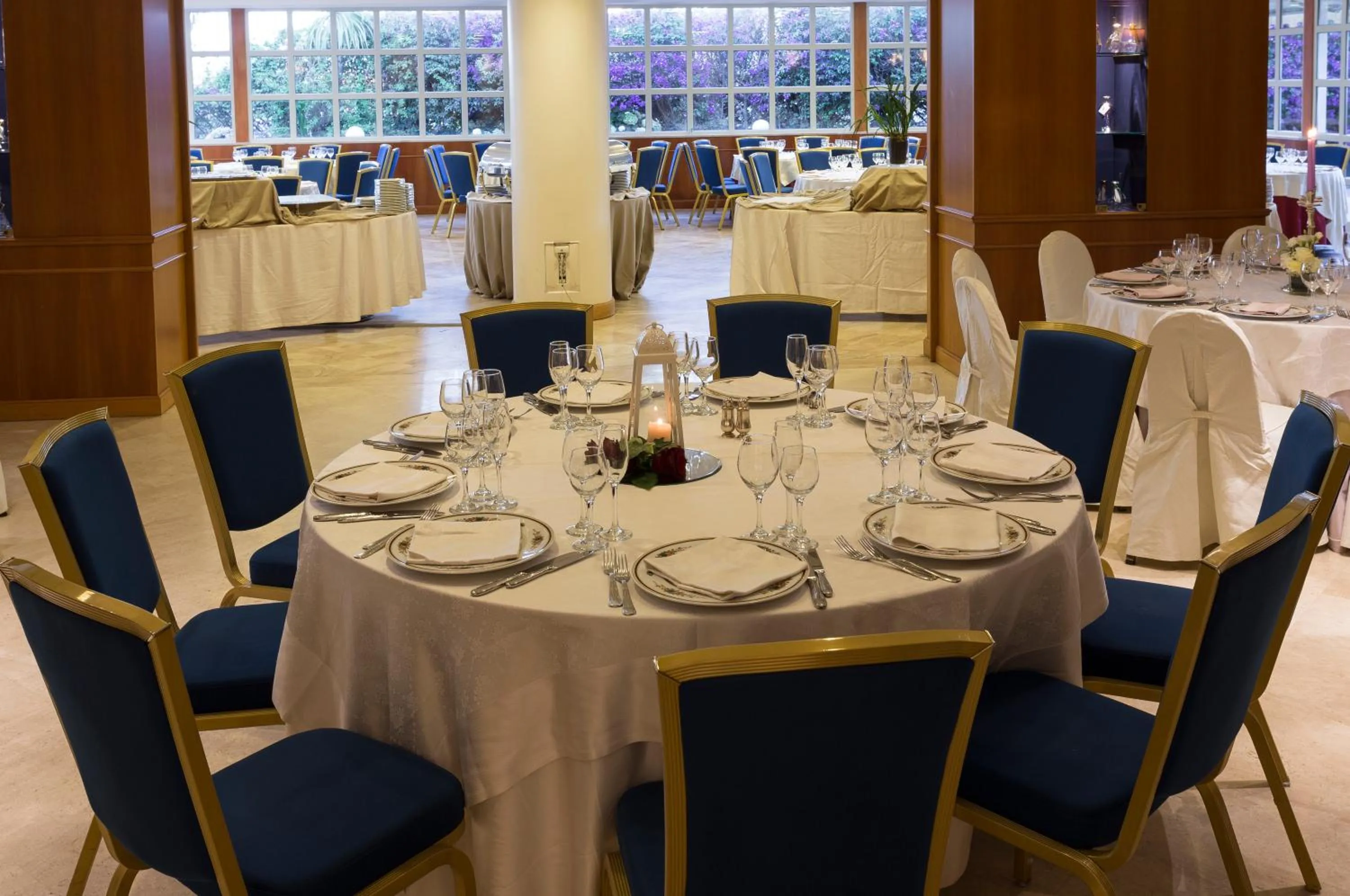 Restaurant/places to eat in Caesar's Hotel