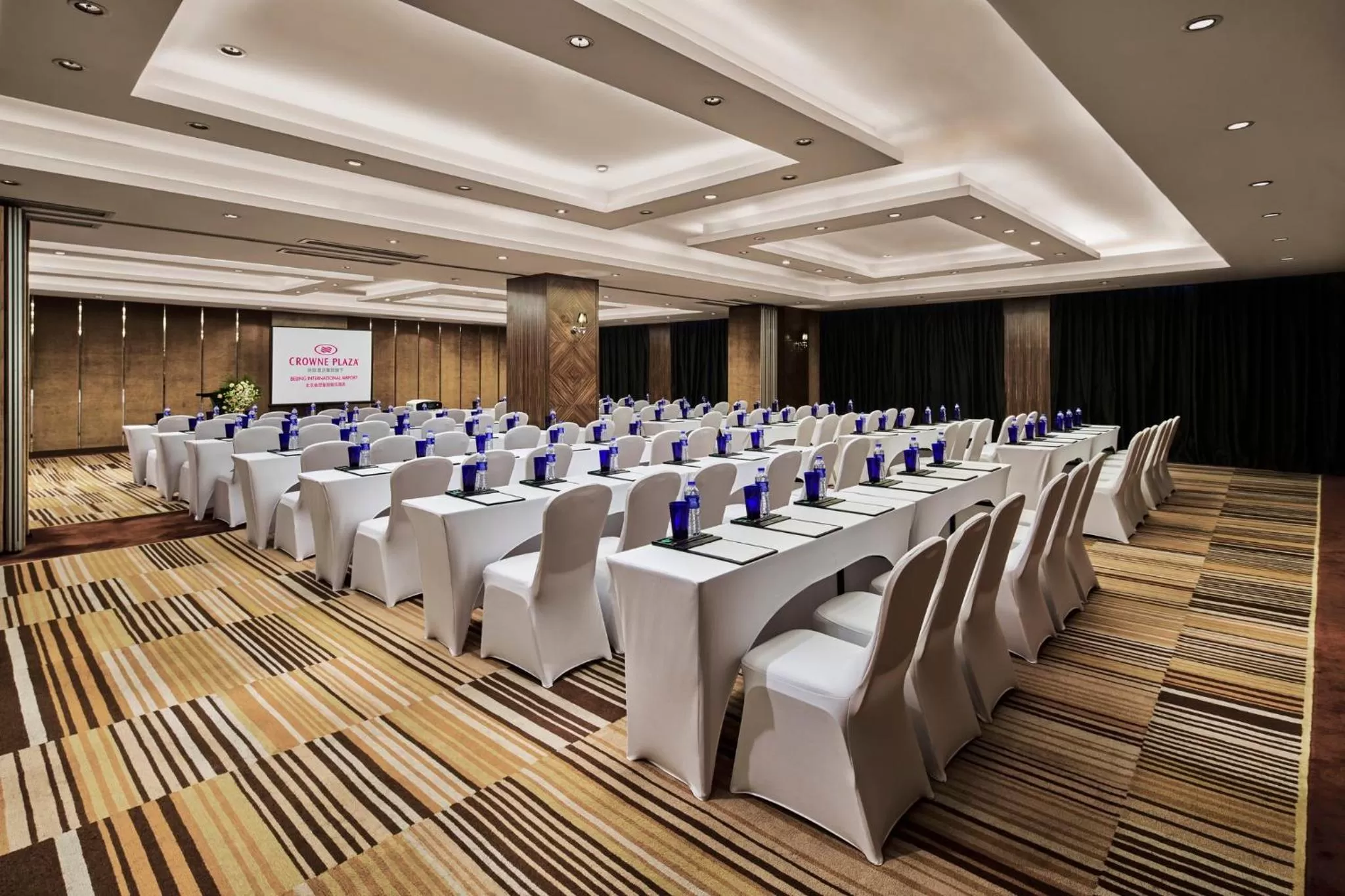 Meeting/conference room in Crowne Plaza Beijing International Airport by IHG