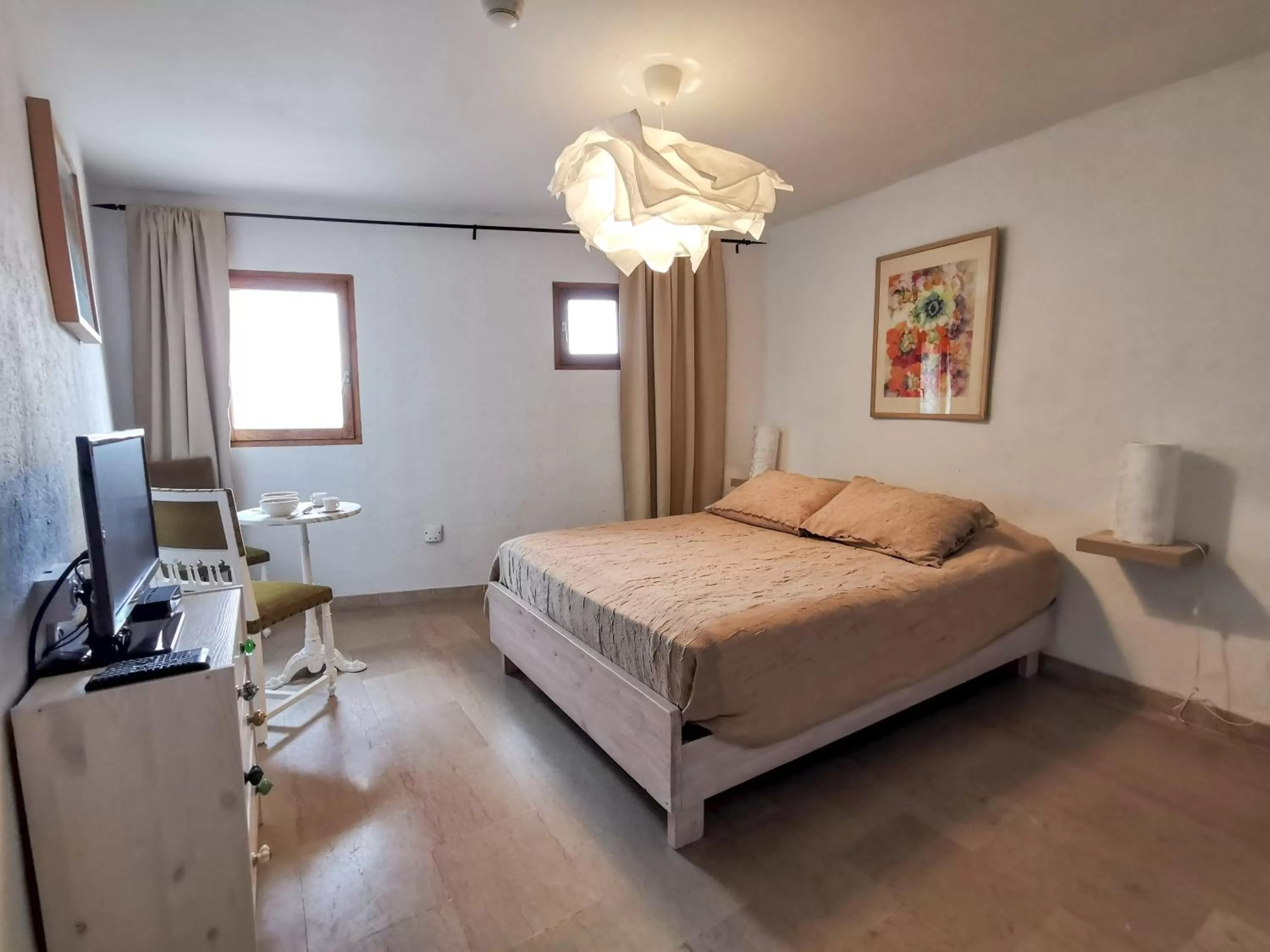 Bed in Hôtel la Fête en Provence