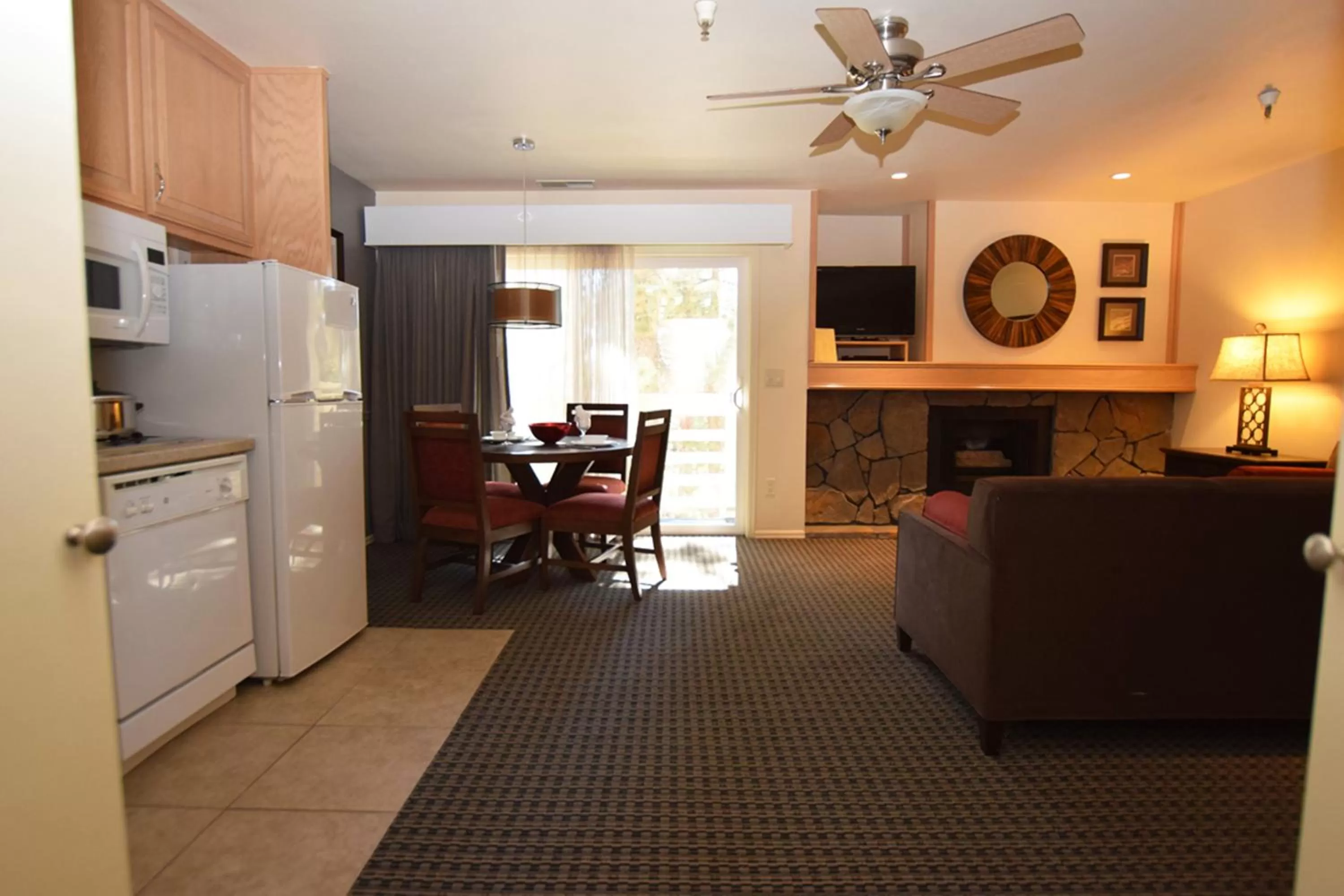 Kitchen or kitchenette in Lodge at Kingsbury Crossing