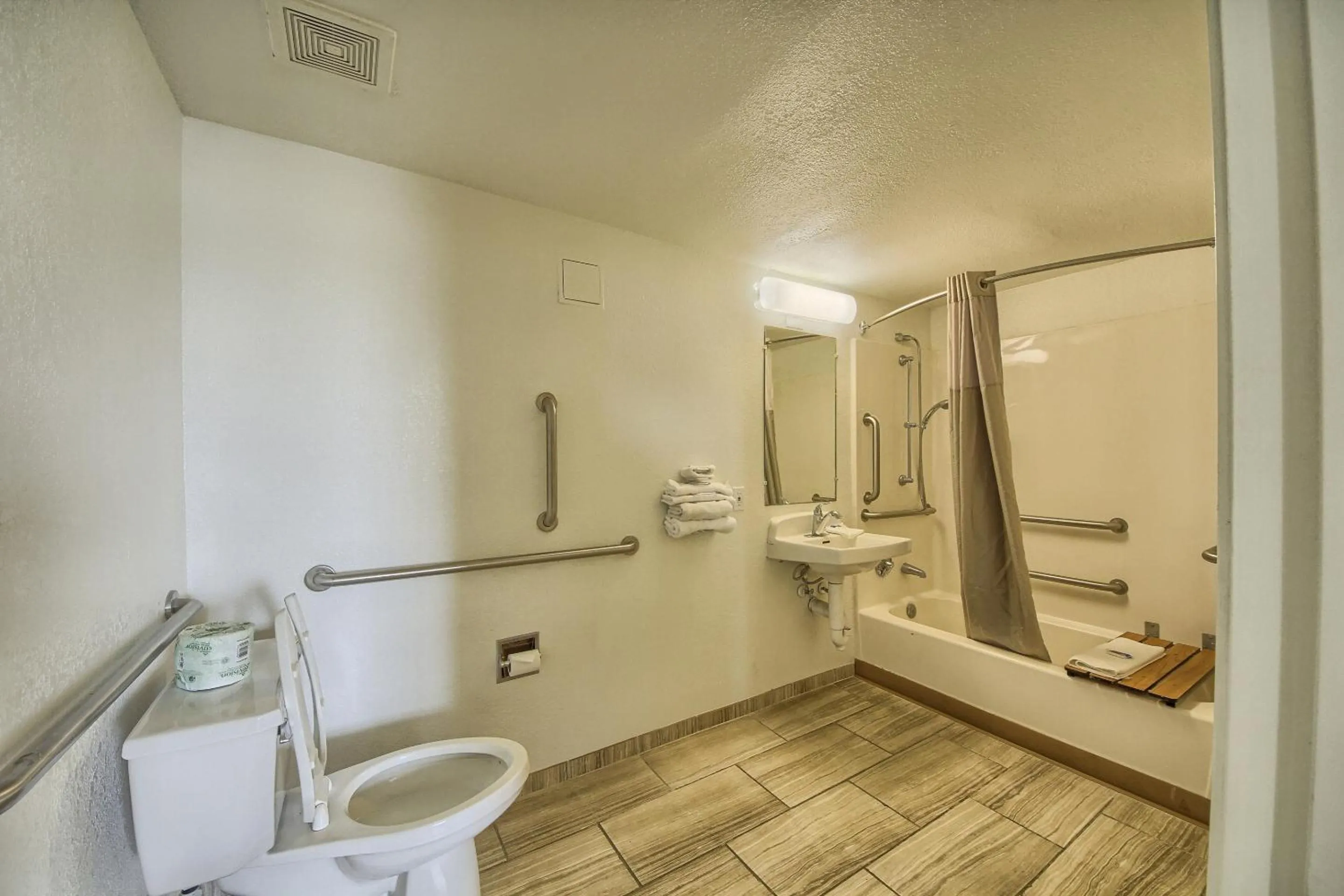 Toilet in Motel 6-San Antonio, TX - Northwest Medical Center