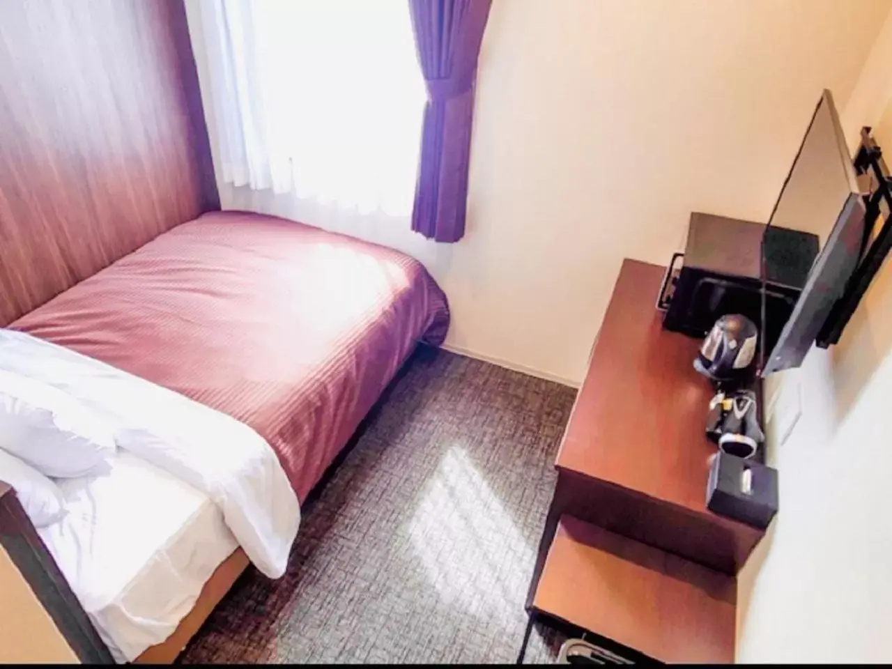 Double Room with Small Double Bed - single occupancy - Non-Smoking in Natural Hot Spring Hotel Livemax Premium Hiroshima Double Room with Small Double Bed - single occupancy - Non-Smoking in Natural Hot Spring Hotel Livemax Premium Hiroshima