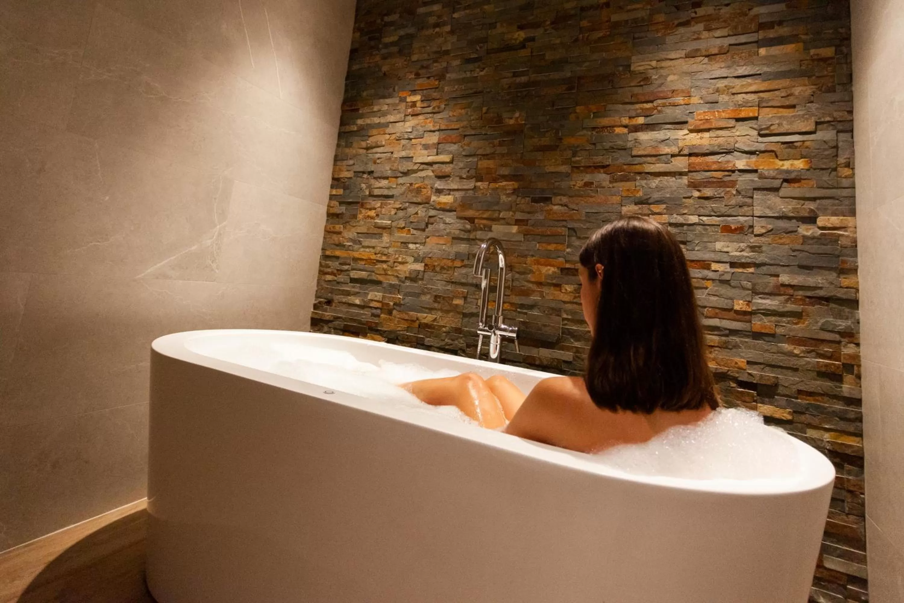 Hot Tub in Welldone Sierpes Boutique