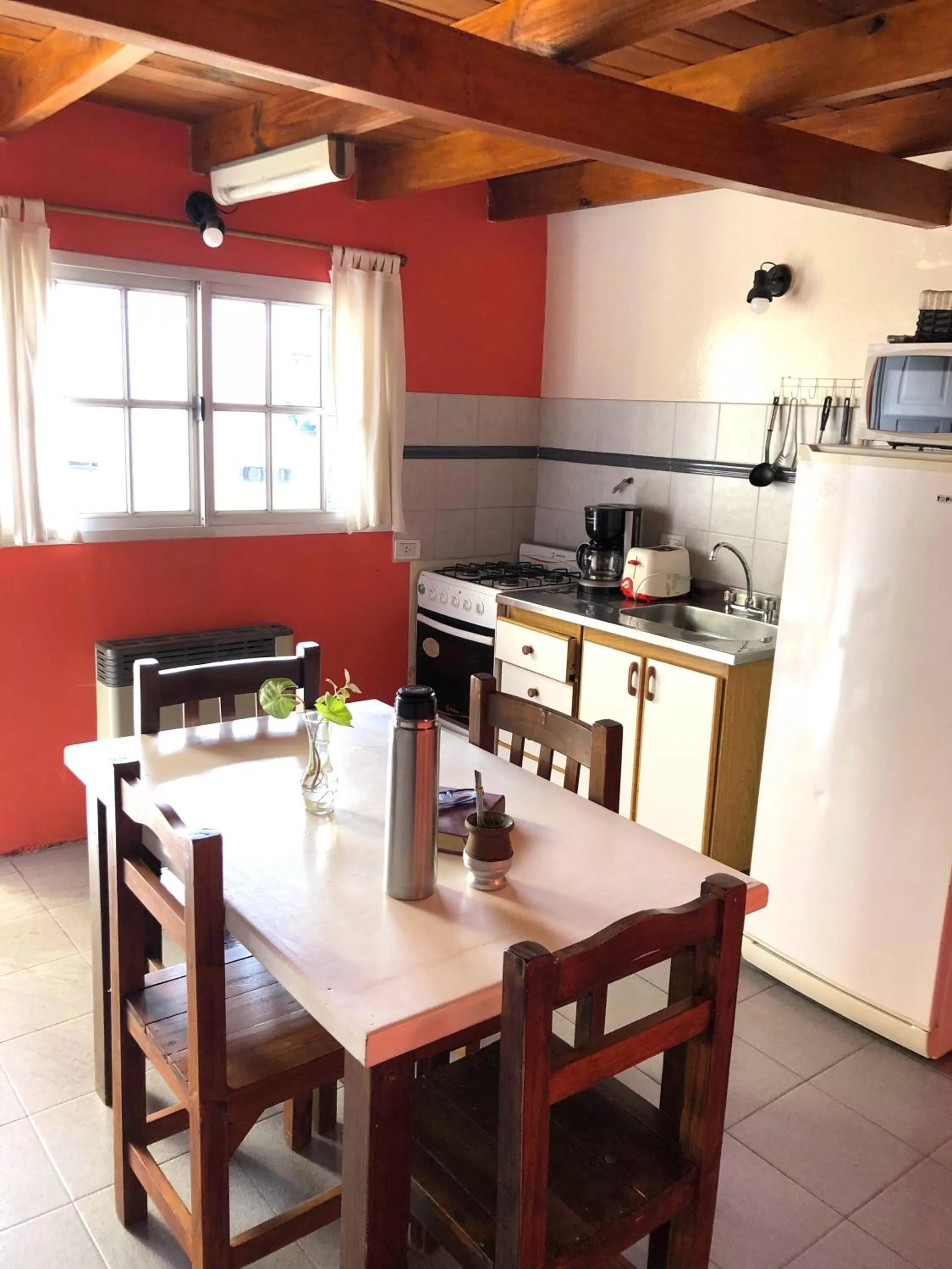Dining area, Kitchen/Kitchenette in Apart Haiken