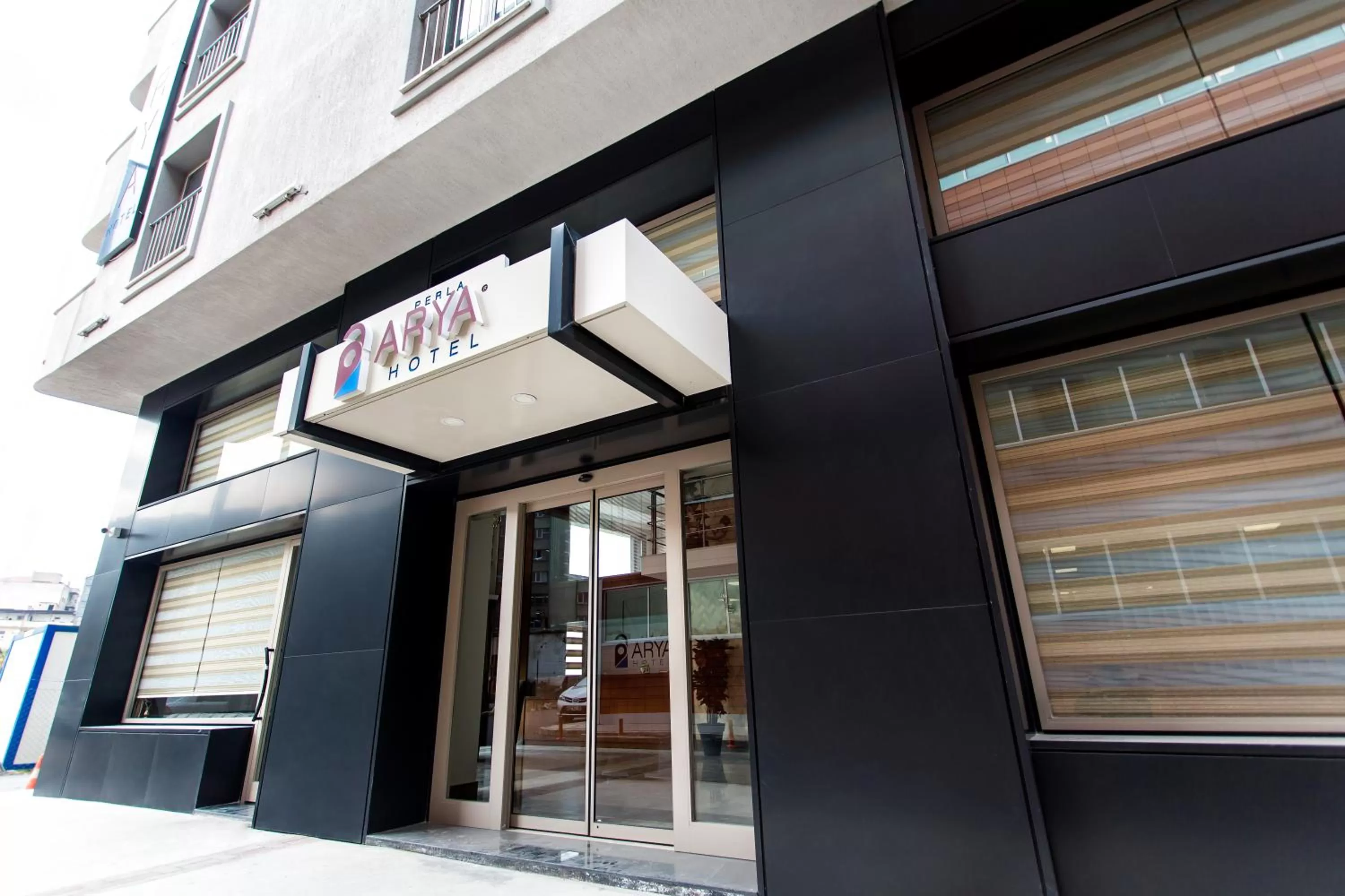 Facade/entrance in Perla Arya Hotel