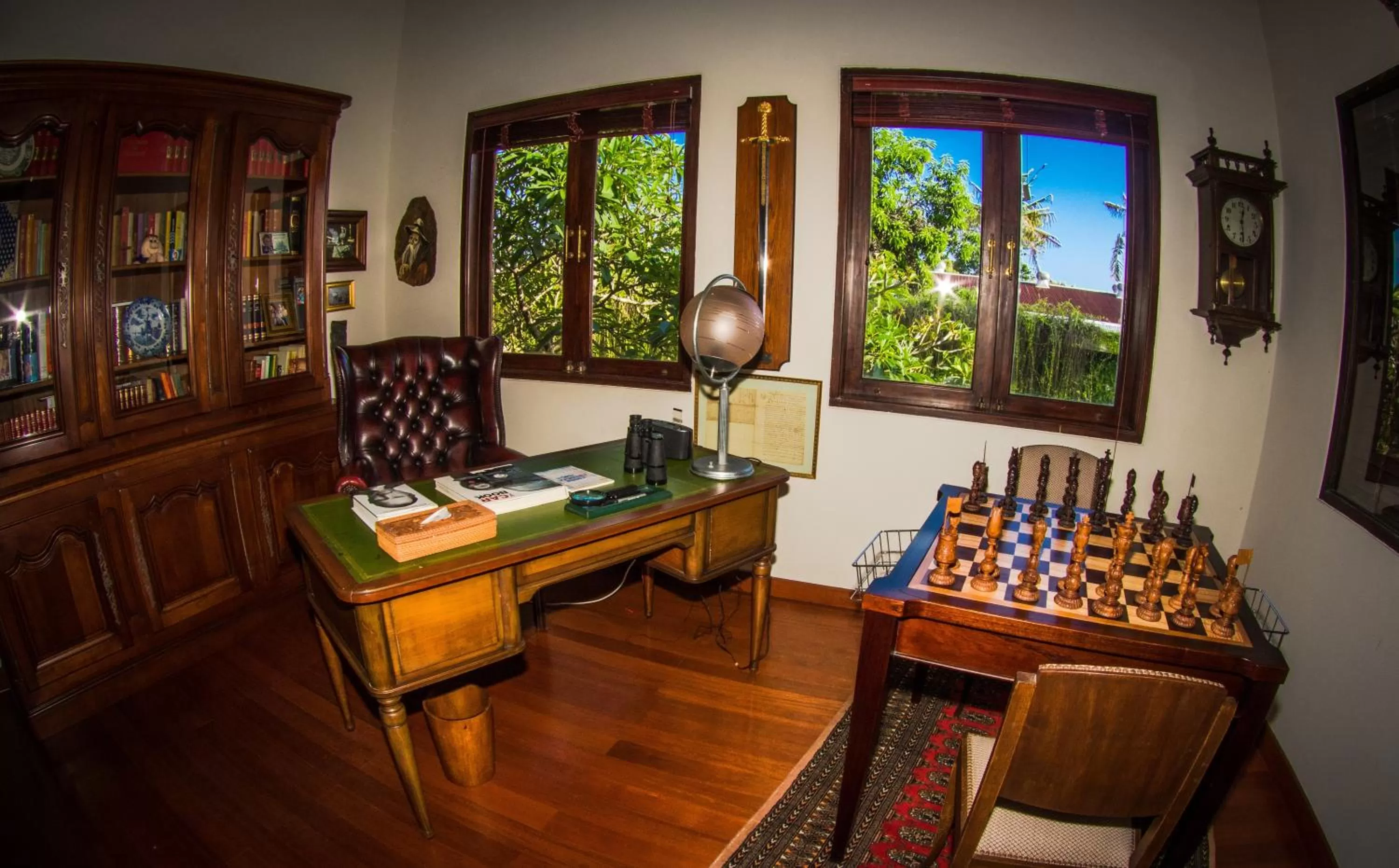 Library in Manzelejepun Villa & Pavilion