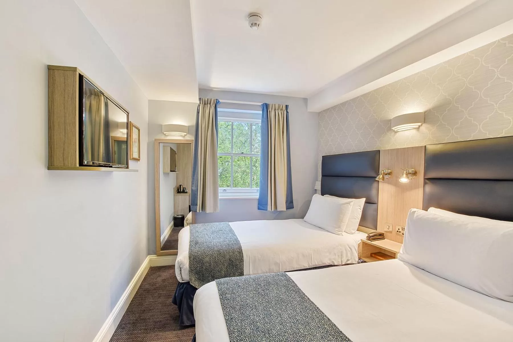 Photo of the whole room, Bed in The Judd Hotel