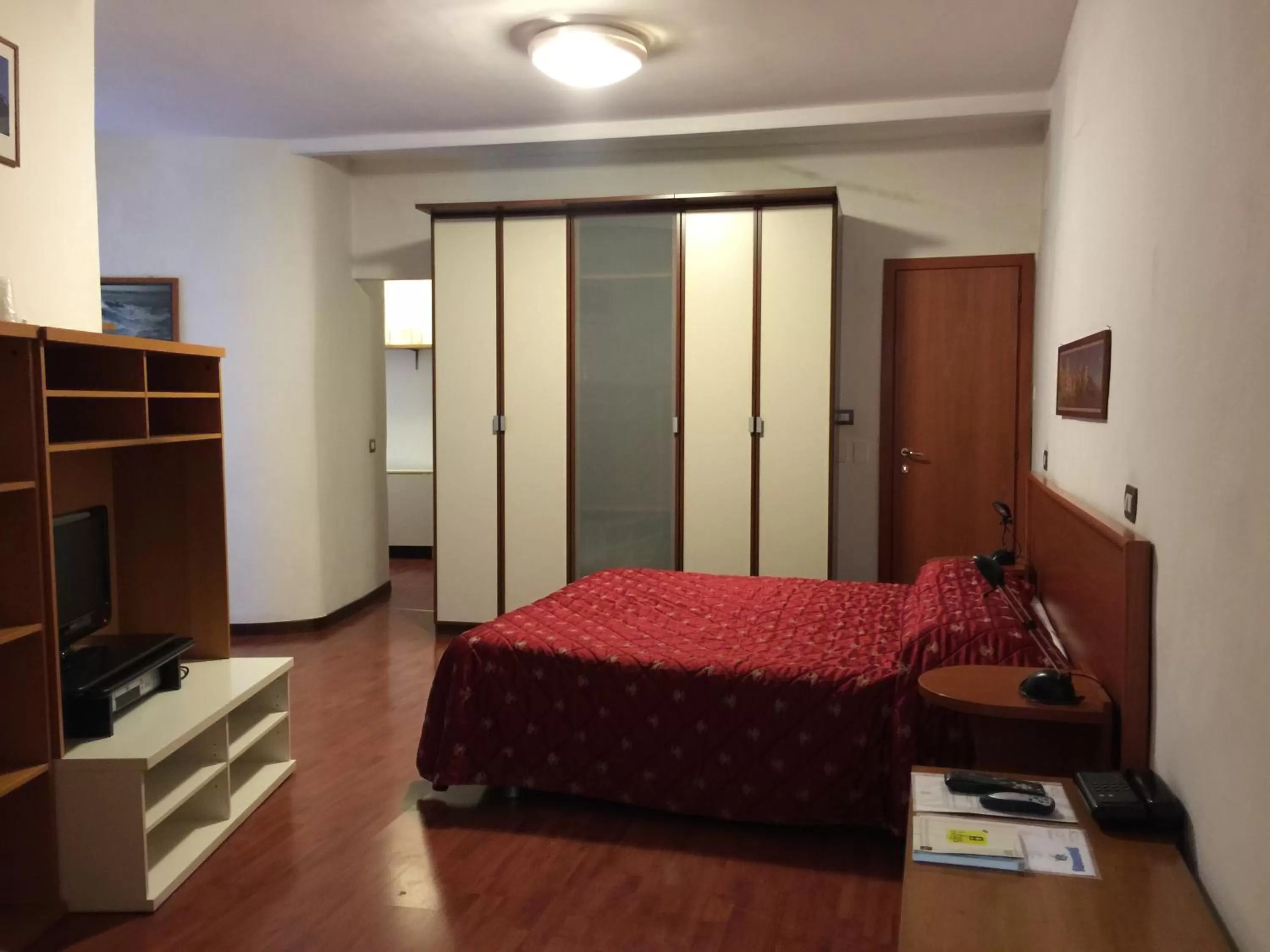 Bedroom, Bed in Hotel Helvetia