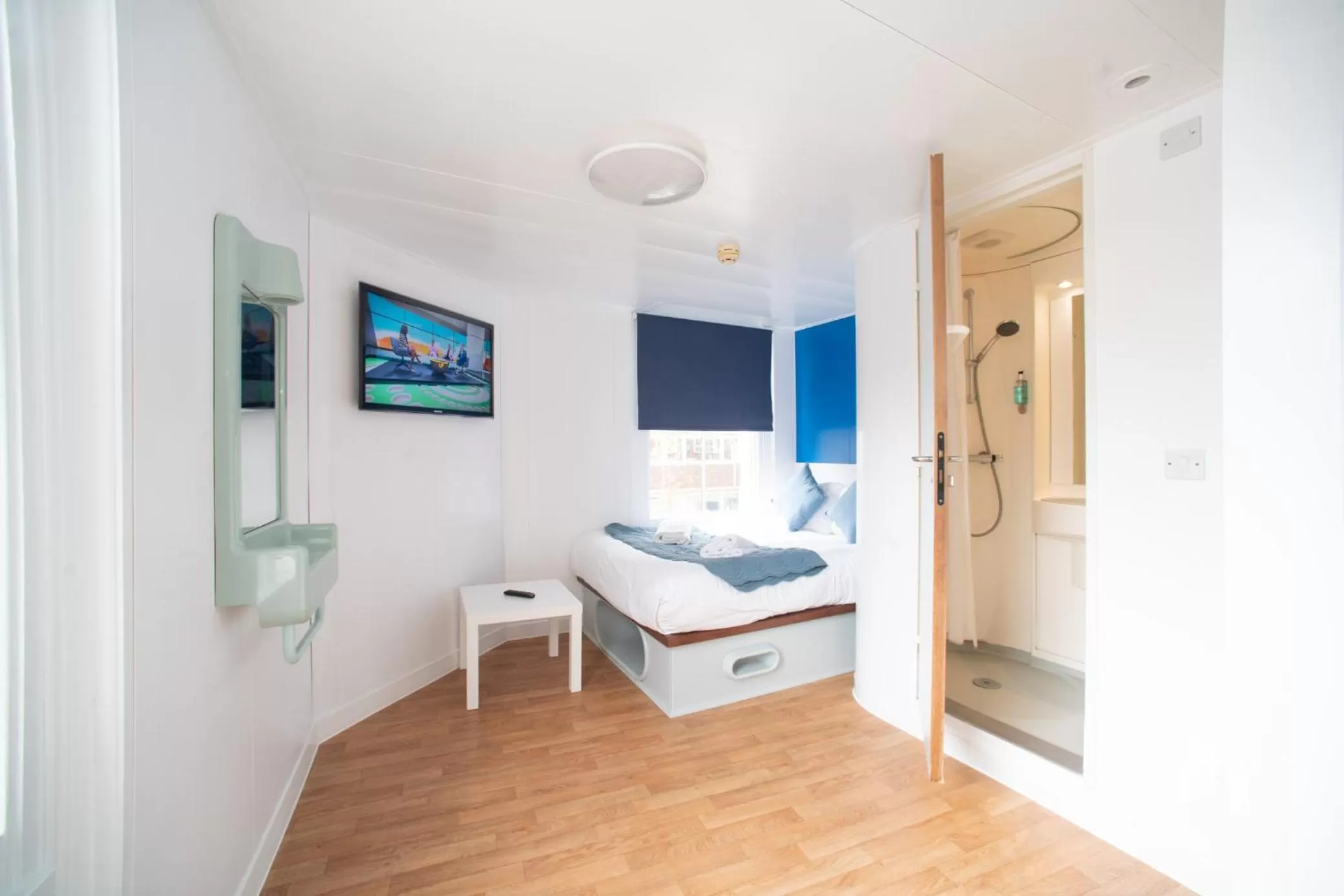 Bedroom, Bed in CiTi Hotel London Luton