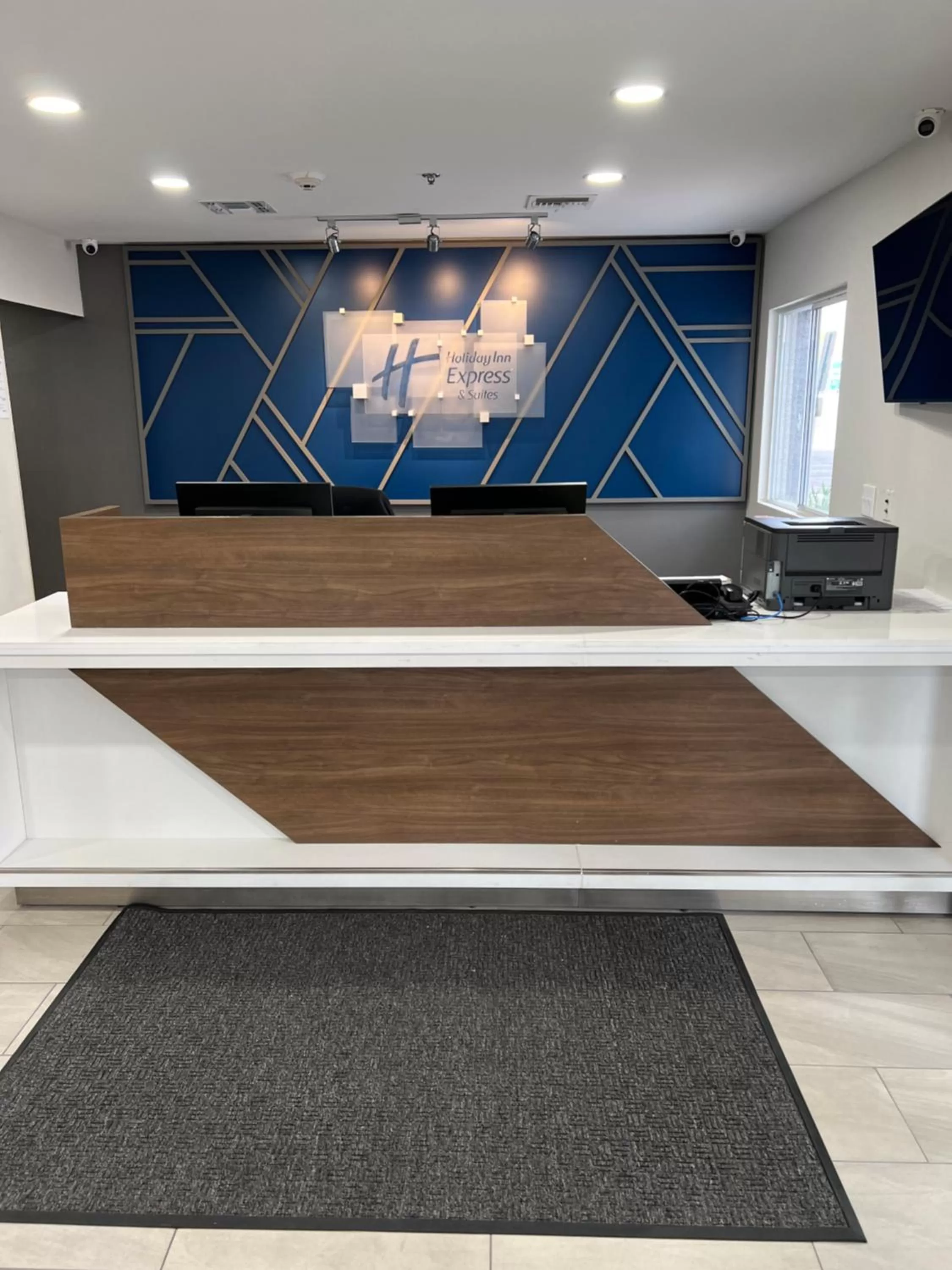 Property building in Holiday Inn Express & Suites Phoenix - Mesa West by IHG