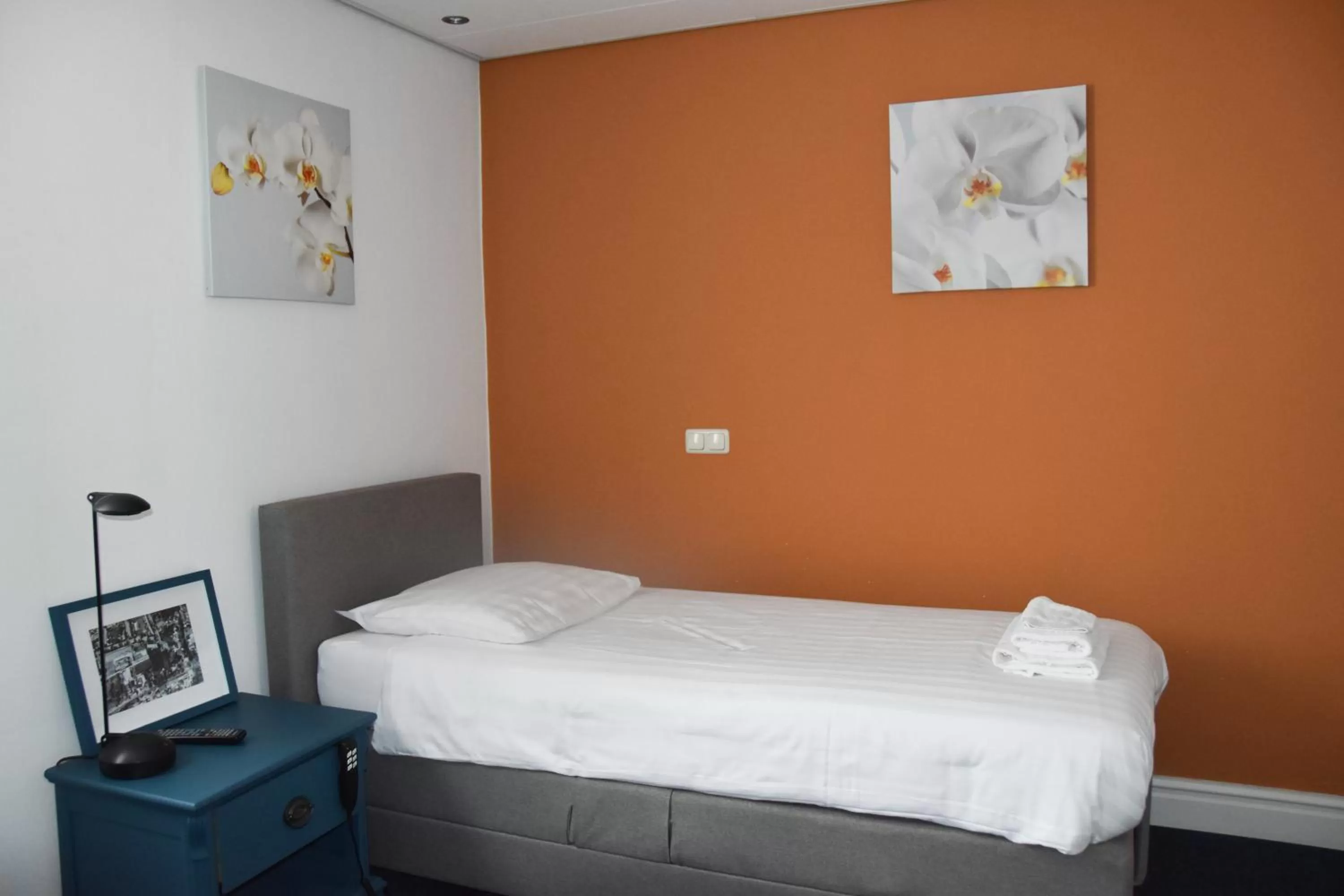 Bed in Hotel Verhoeven