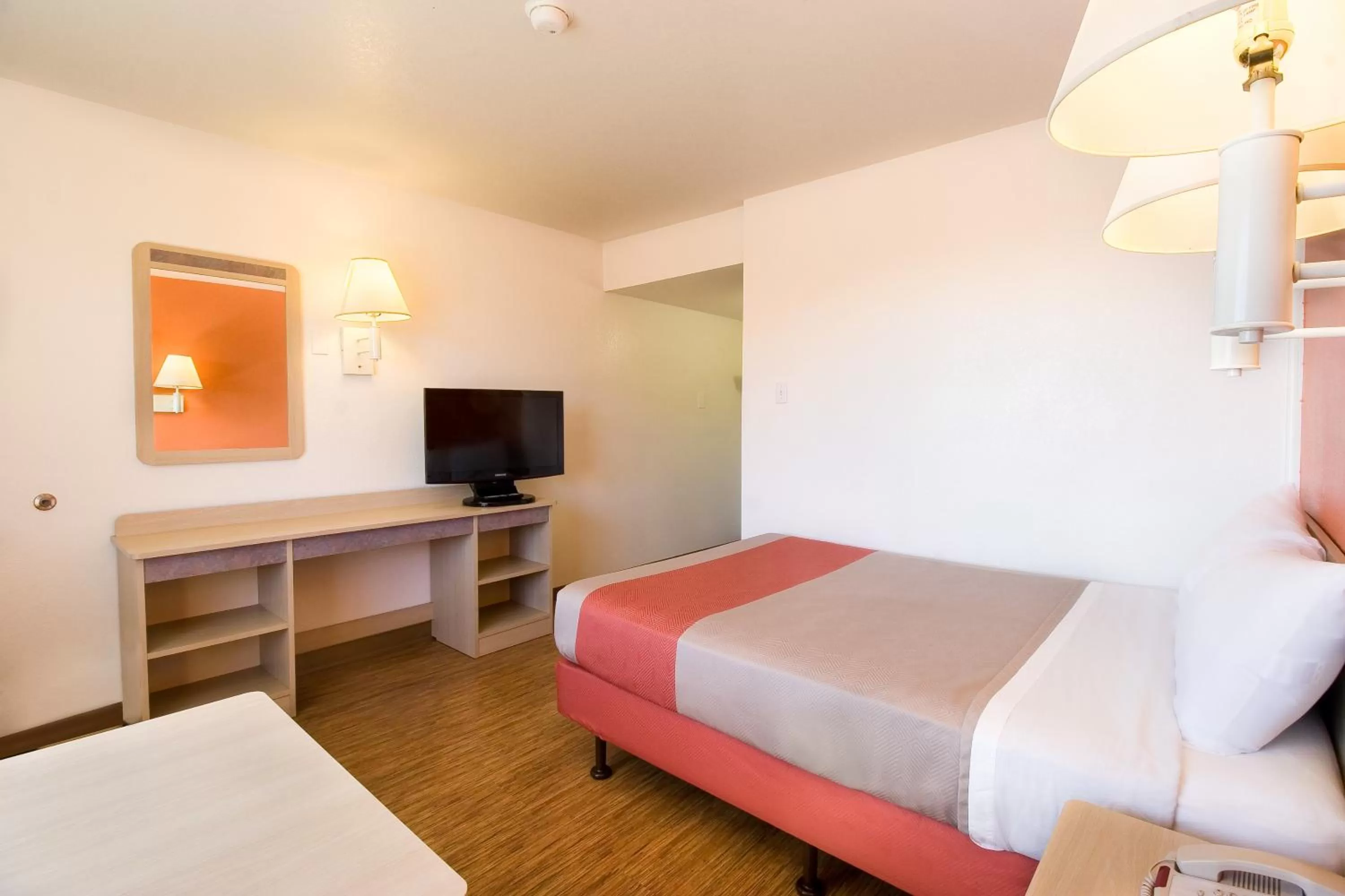 Bedroom, Bed in Motel 6-Pendleton, OR