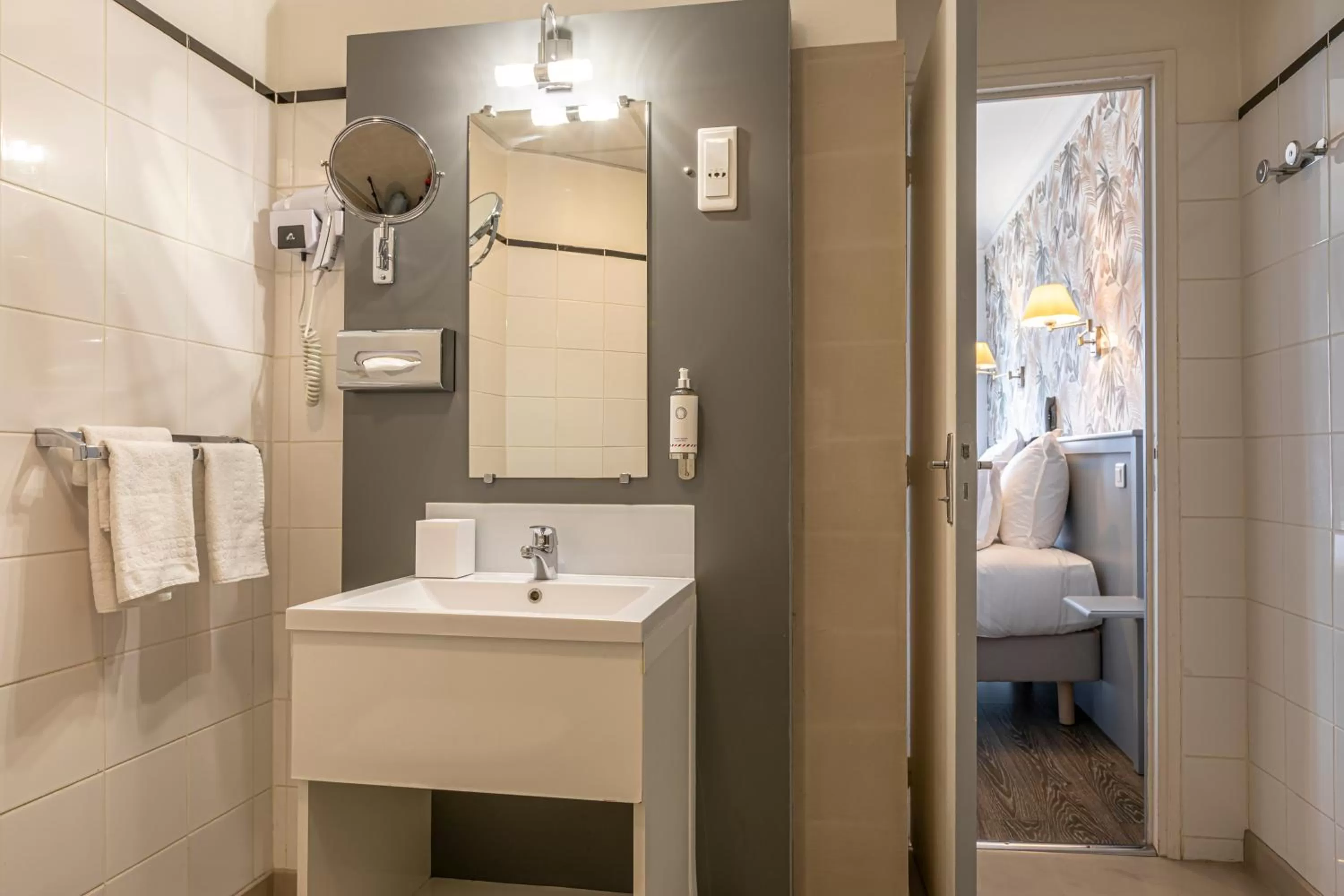 Bathroom in Splendid Hôtel