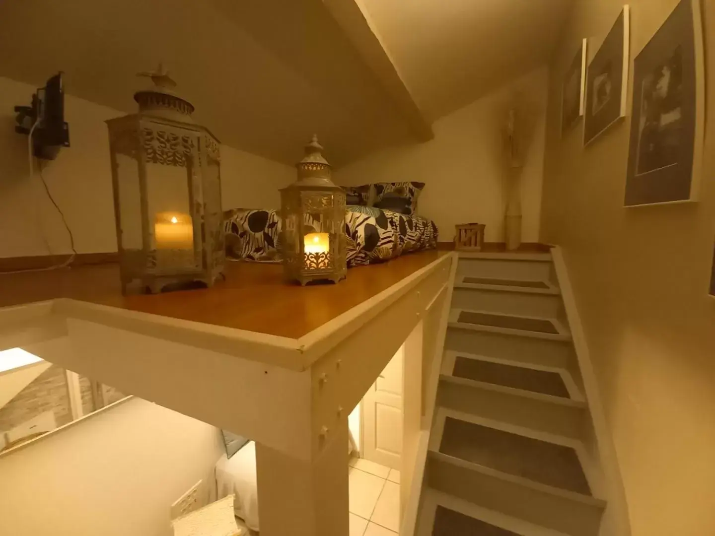 Double Room with Private Bathroom in studio cosy à 10 minutes de Nîmes Double Room with Private Bathroom in studio cosy à 10 minutes de Nîmes