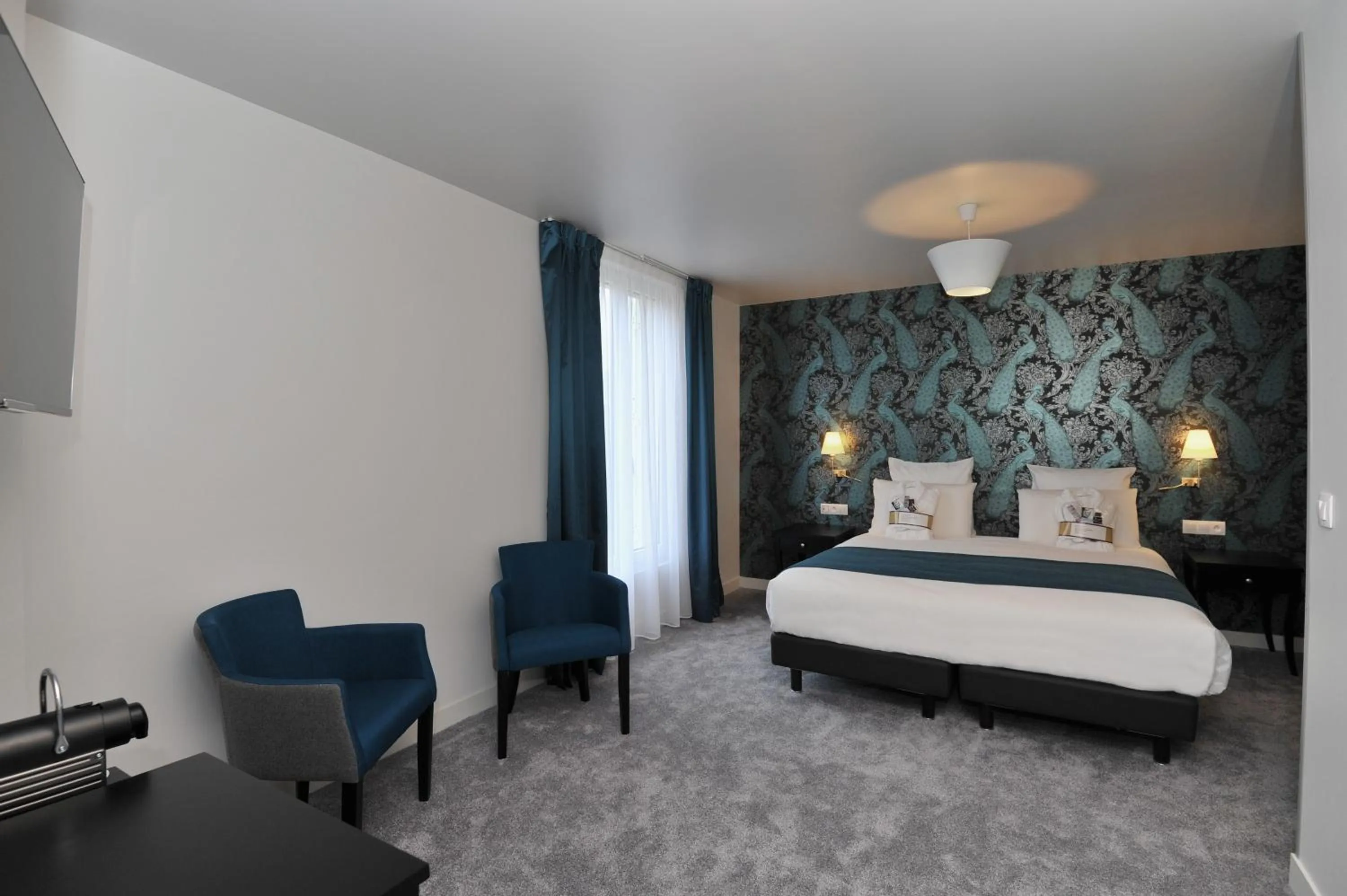 Bedroom, Bed in Mercure Paris Saint Cloud Hippodrome