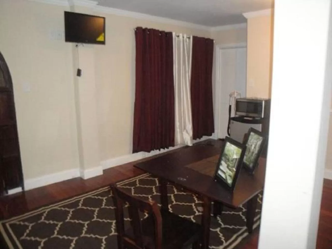 TV/Entertainment Center in El Dorado Inn