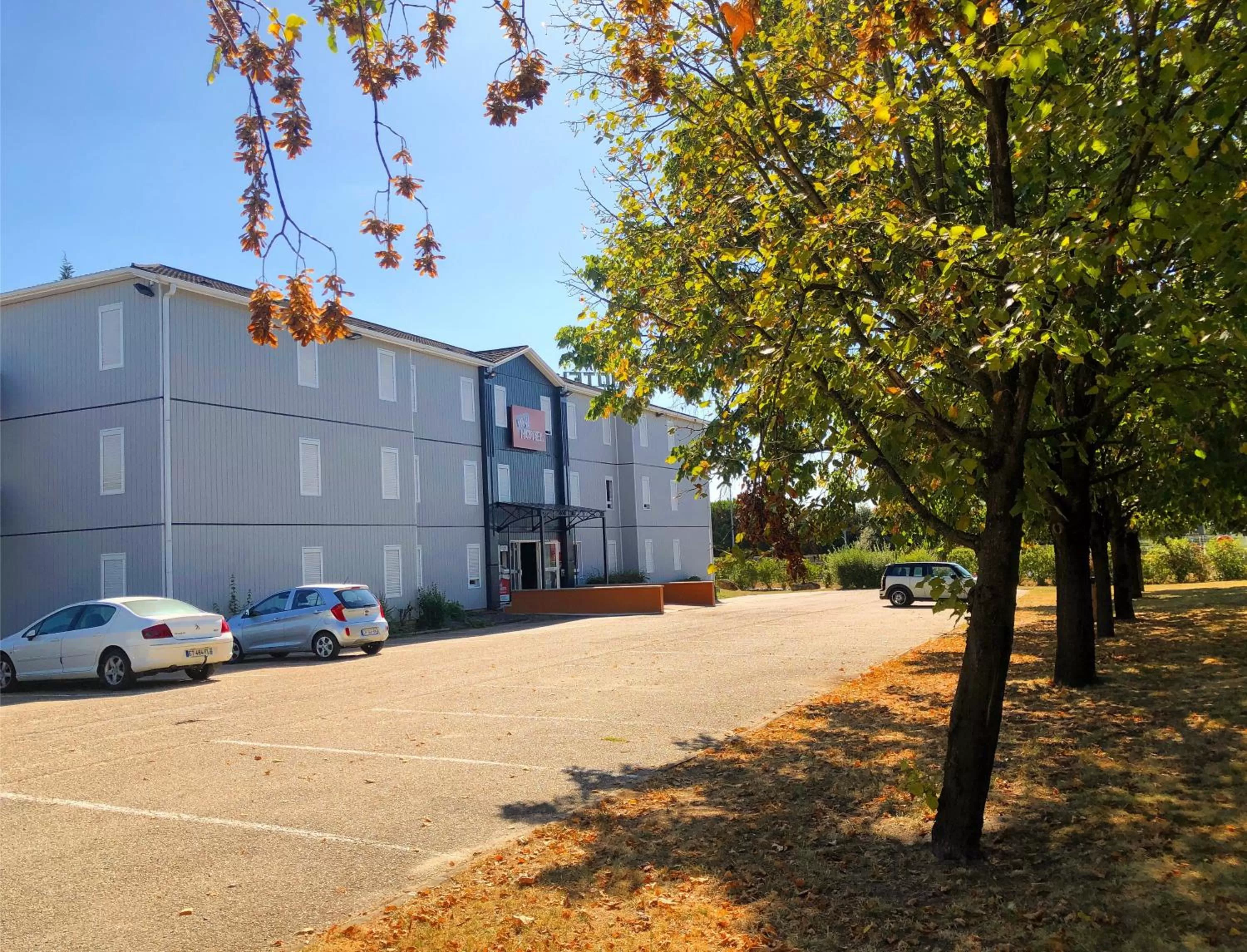 Property building in my HOTEL Bordeaux