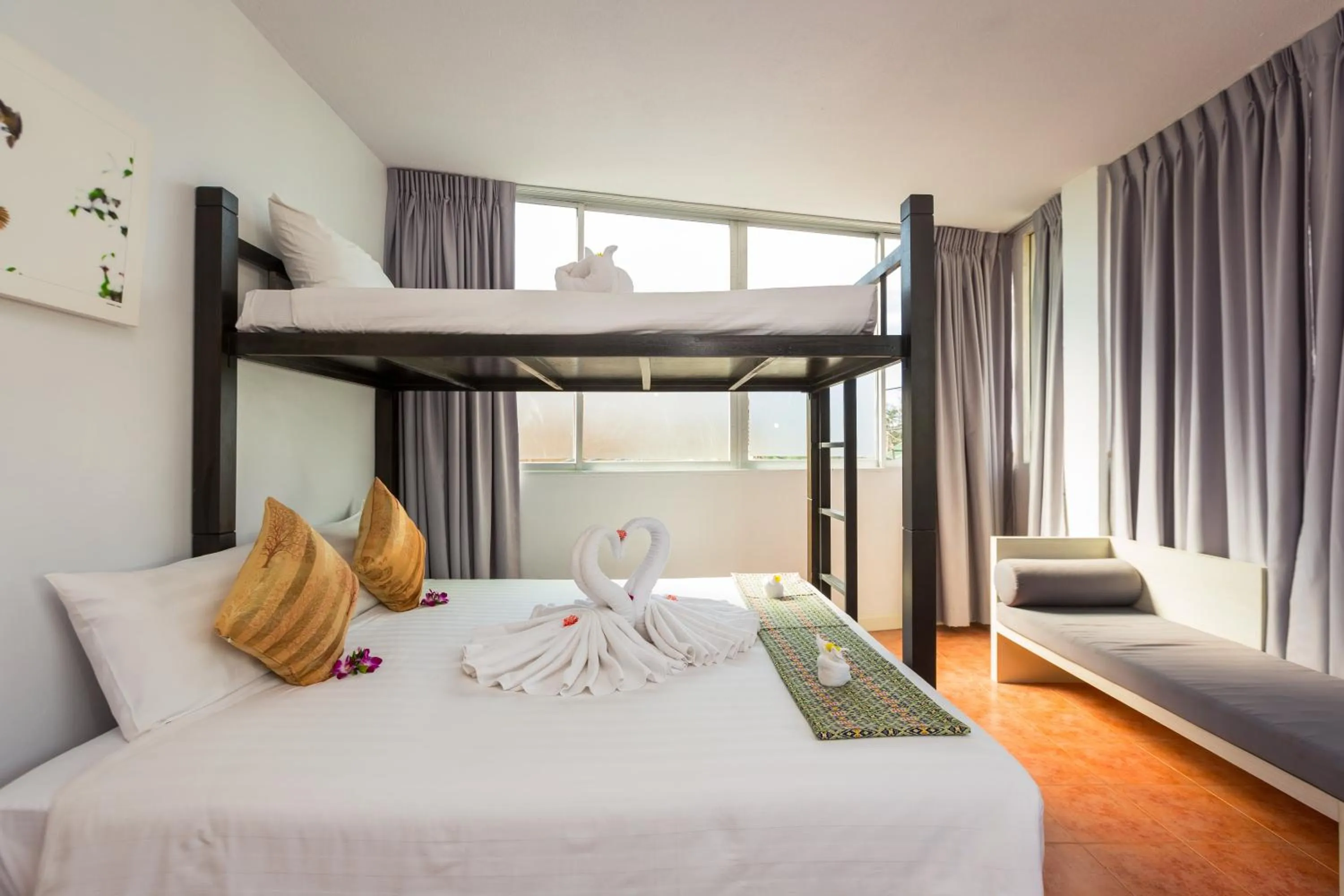 bunk bed, Bed in ON Hotel Phuket - SHA