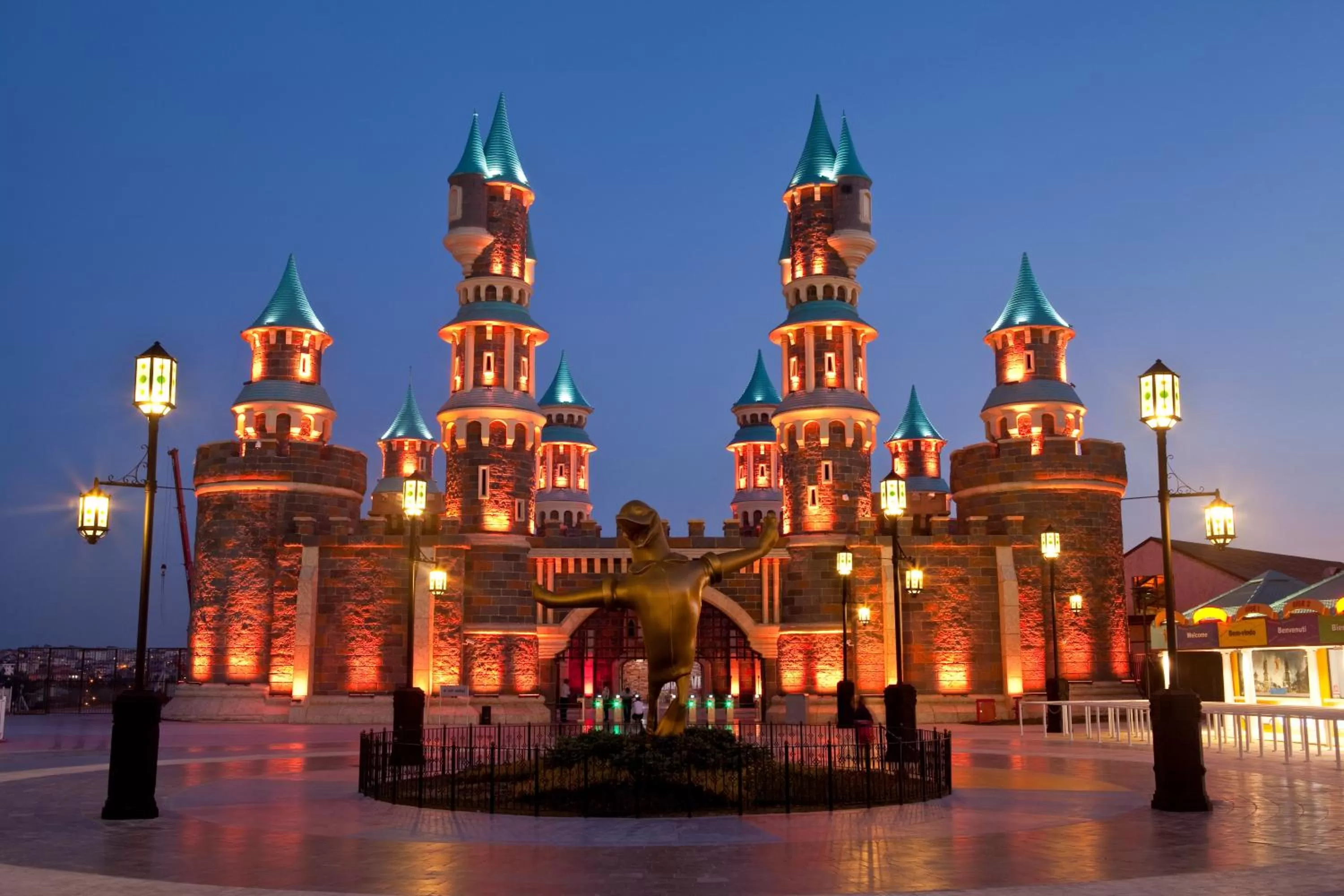 Facade/entrance in Vialand Palace Hotel
