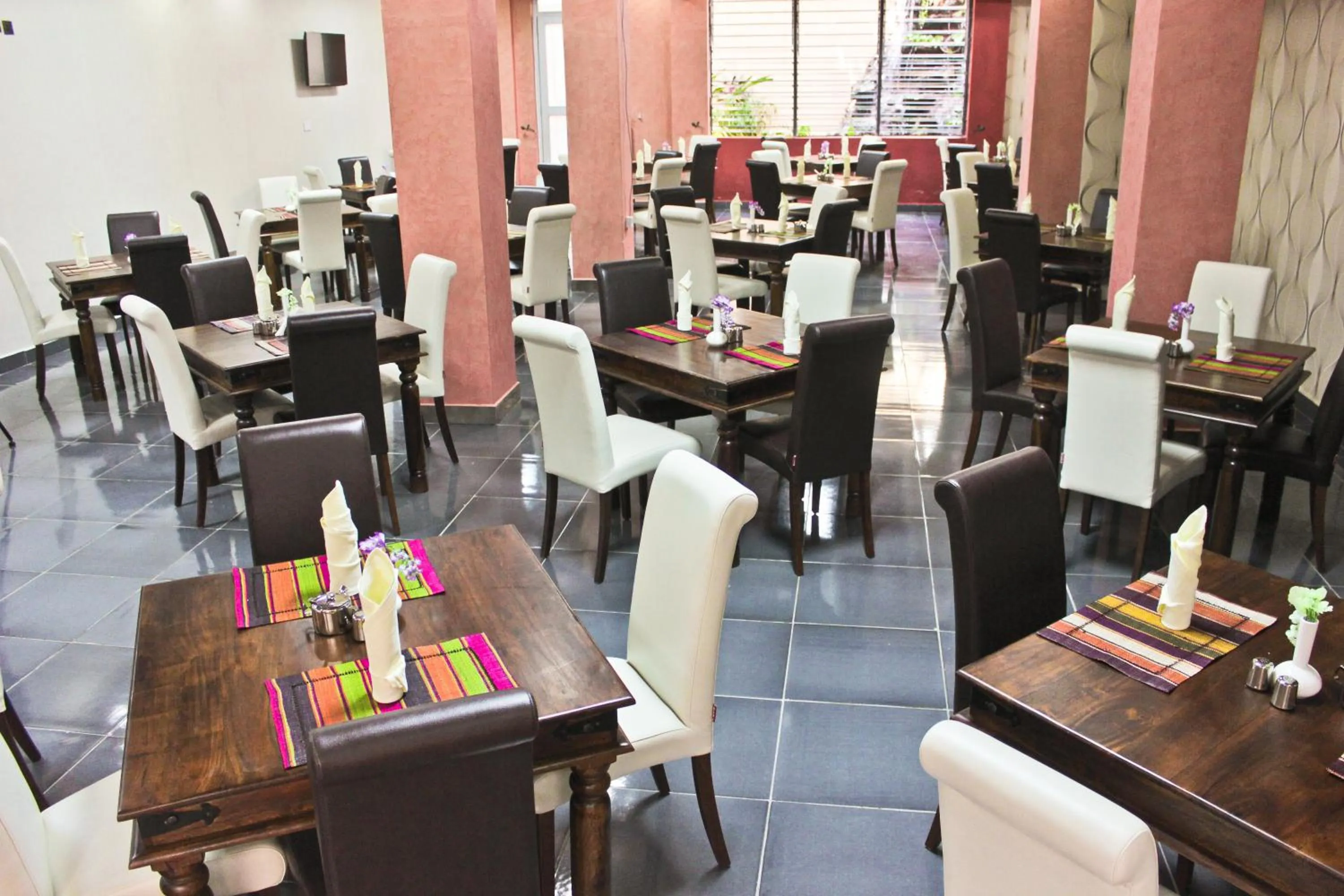 Restaurant/places to eat in Hadassah Hotel