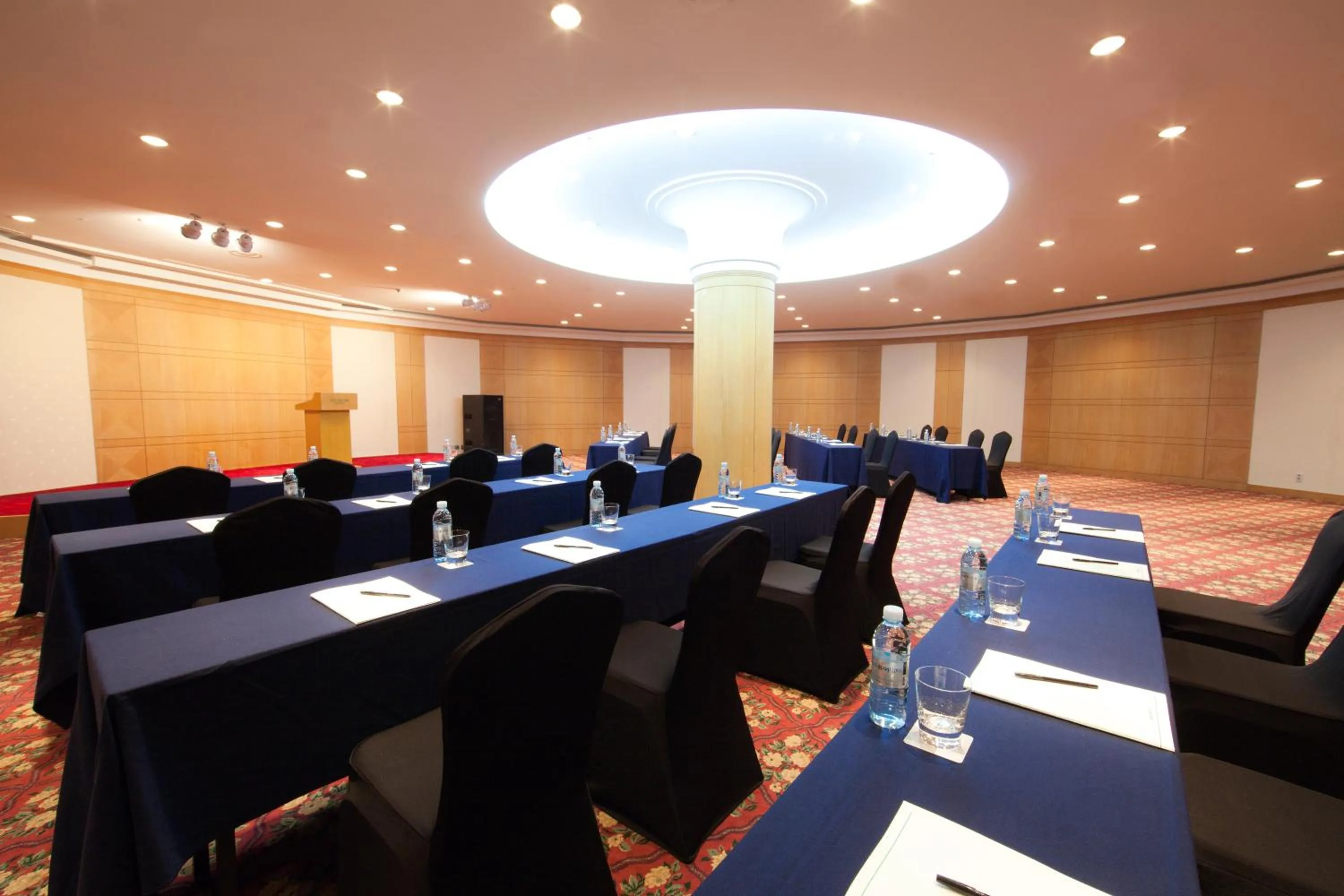 Business facilities in Seogwipo KAL Hotel