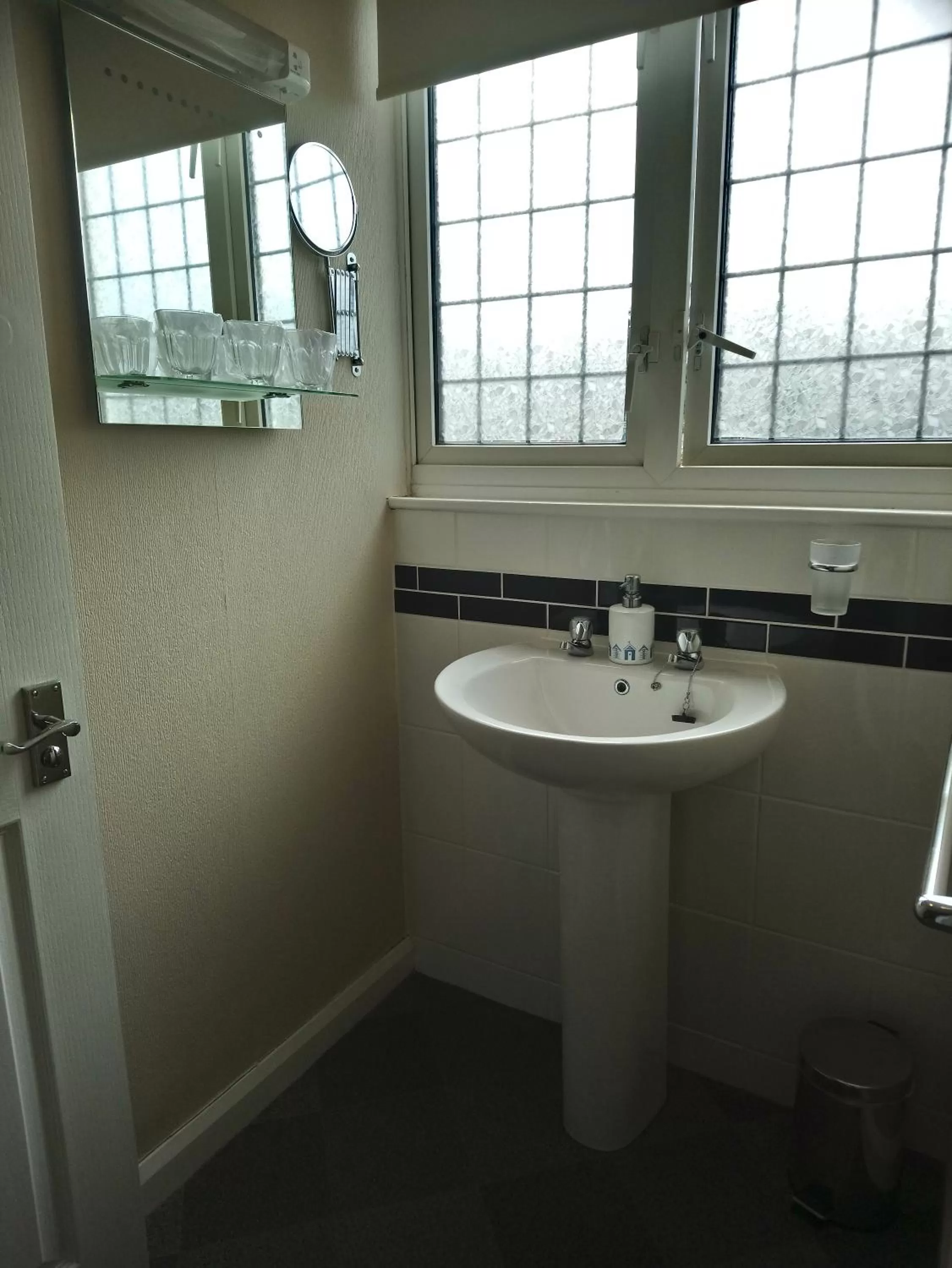 Shower in Cranmore Guest House