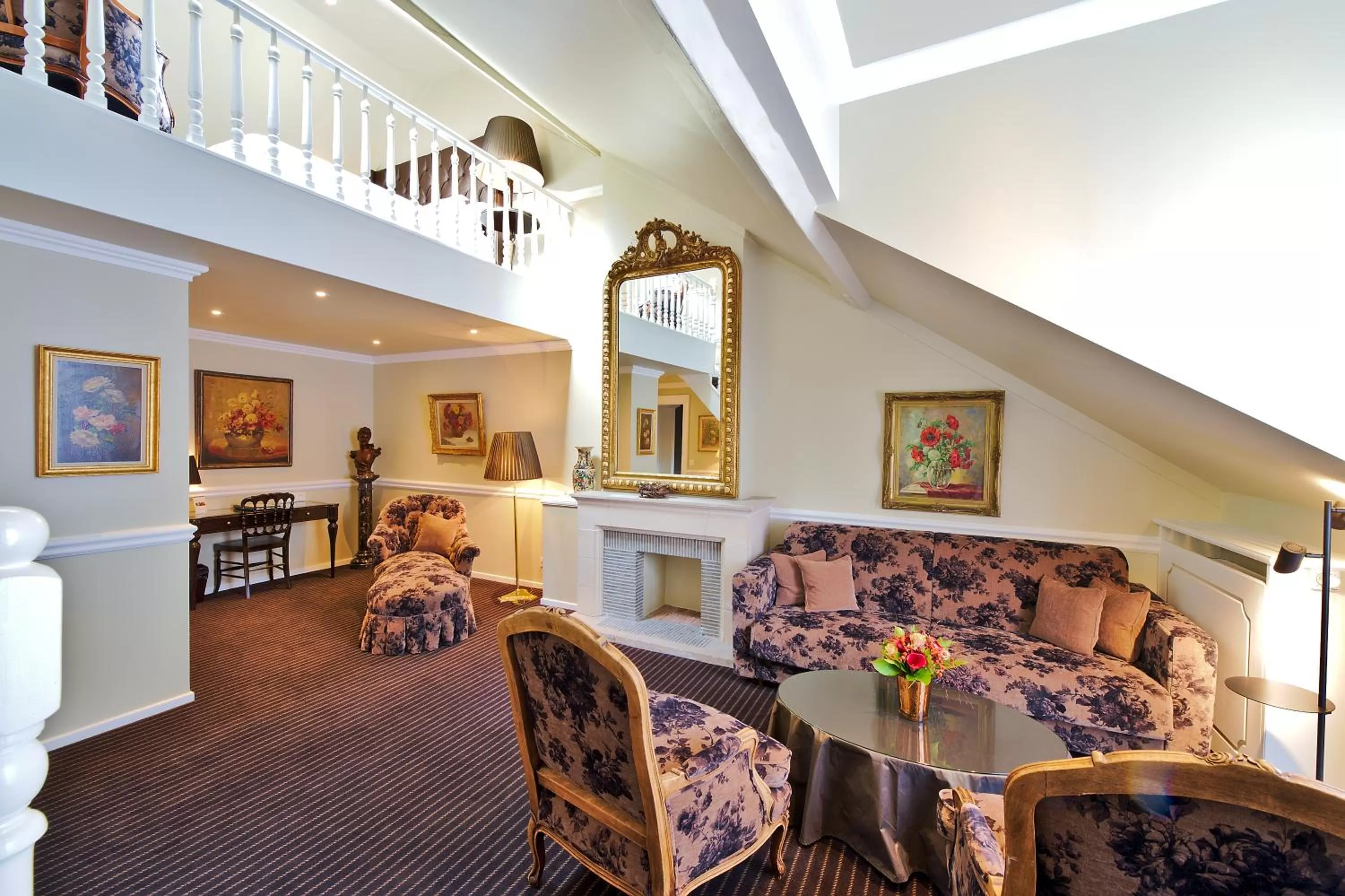 Bed in Hotel Manos Premier