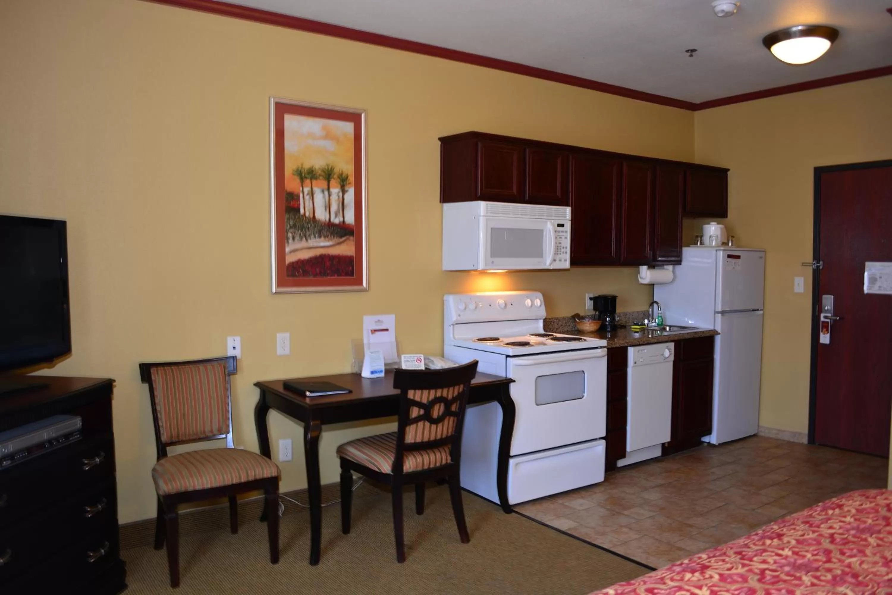 Coffee/tea facilities in Hawthorn Extended Stay by Wyndham Corpus Christi Padre Isle