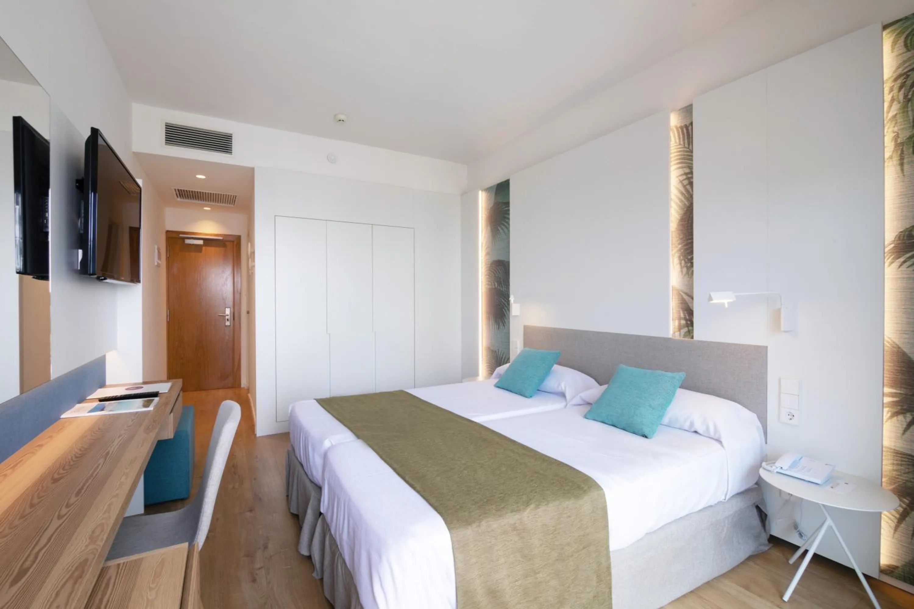 Bedroom, Bed in JS Yate