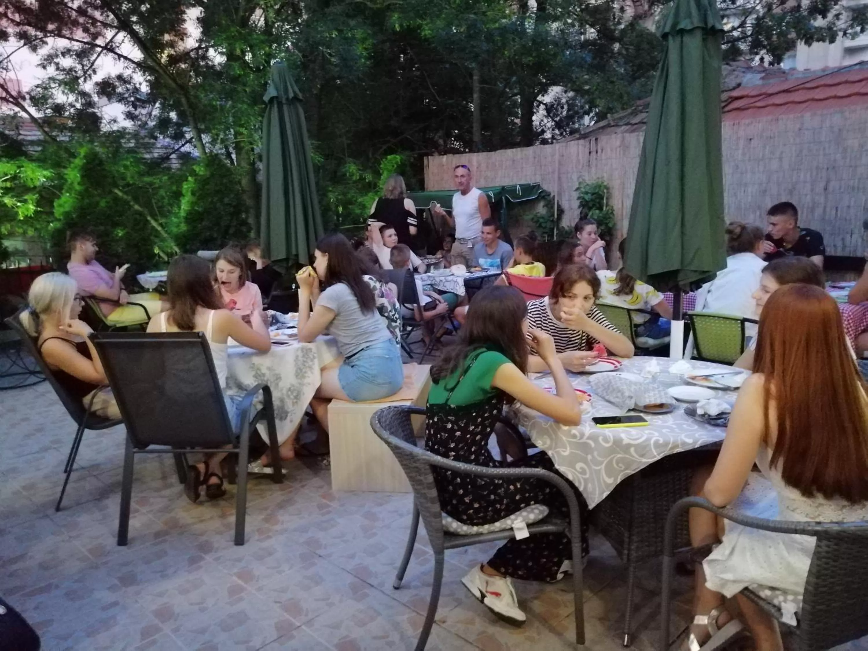 Restaurant/Places to Eat in Guest House GOLDEN COIN