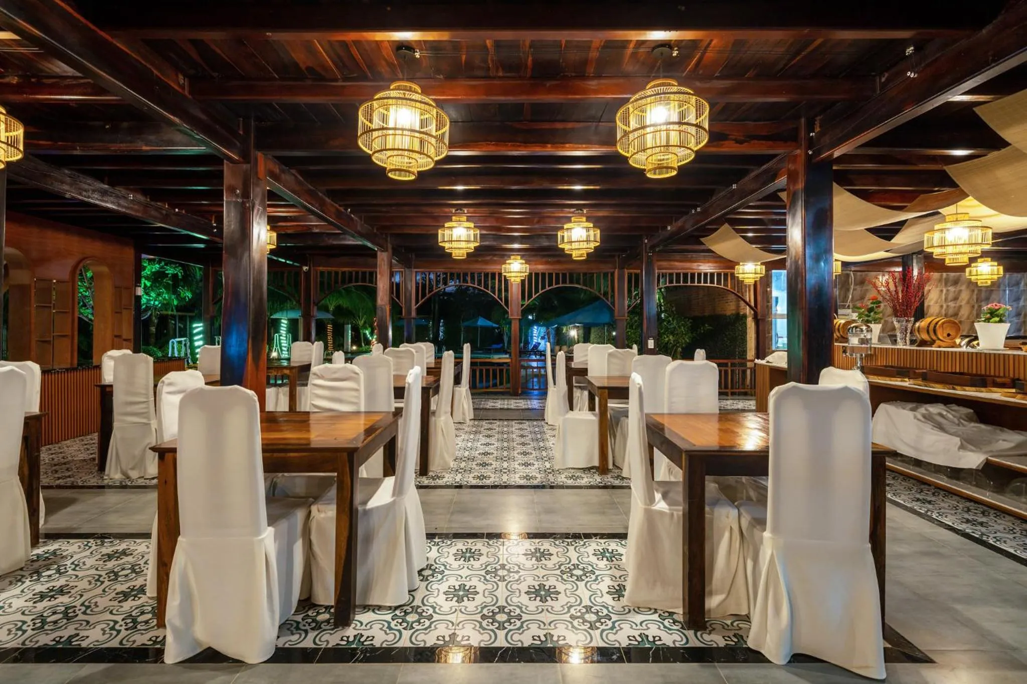 Restaurant/places to eat in Elwood Premier Resort Phu Quoc