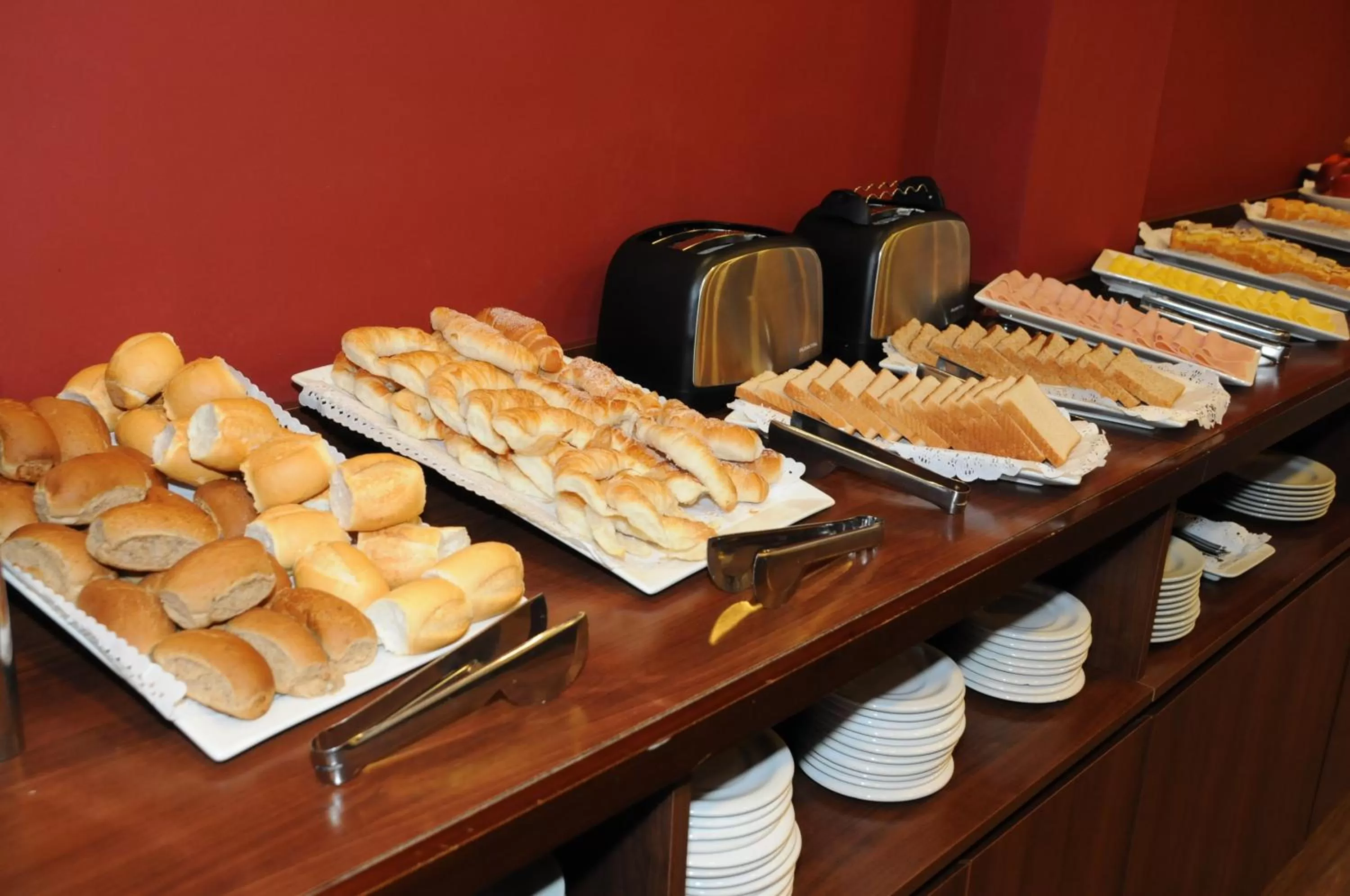 Restaurant/places to eat in Hotel California