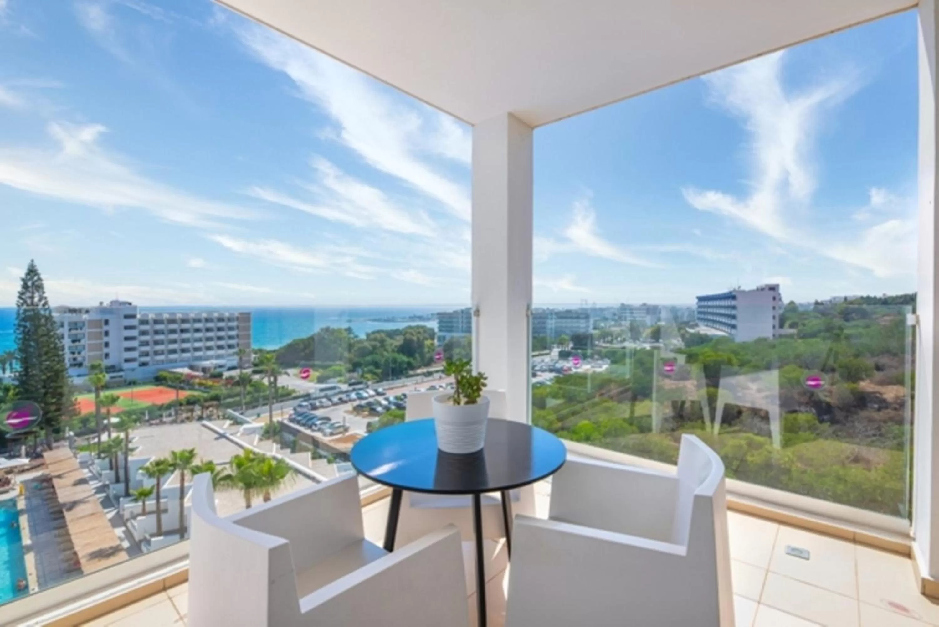 Balcony/Terrace in Napa Mermaid Hotel & Suites