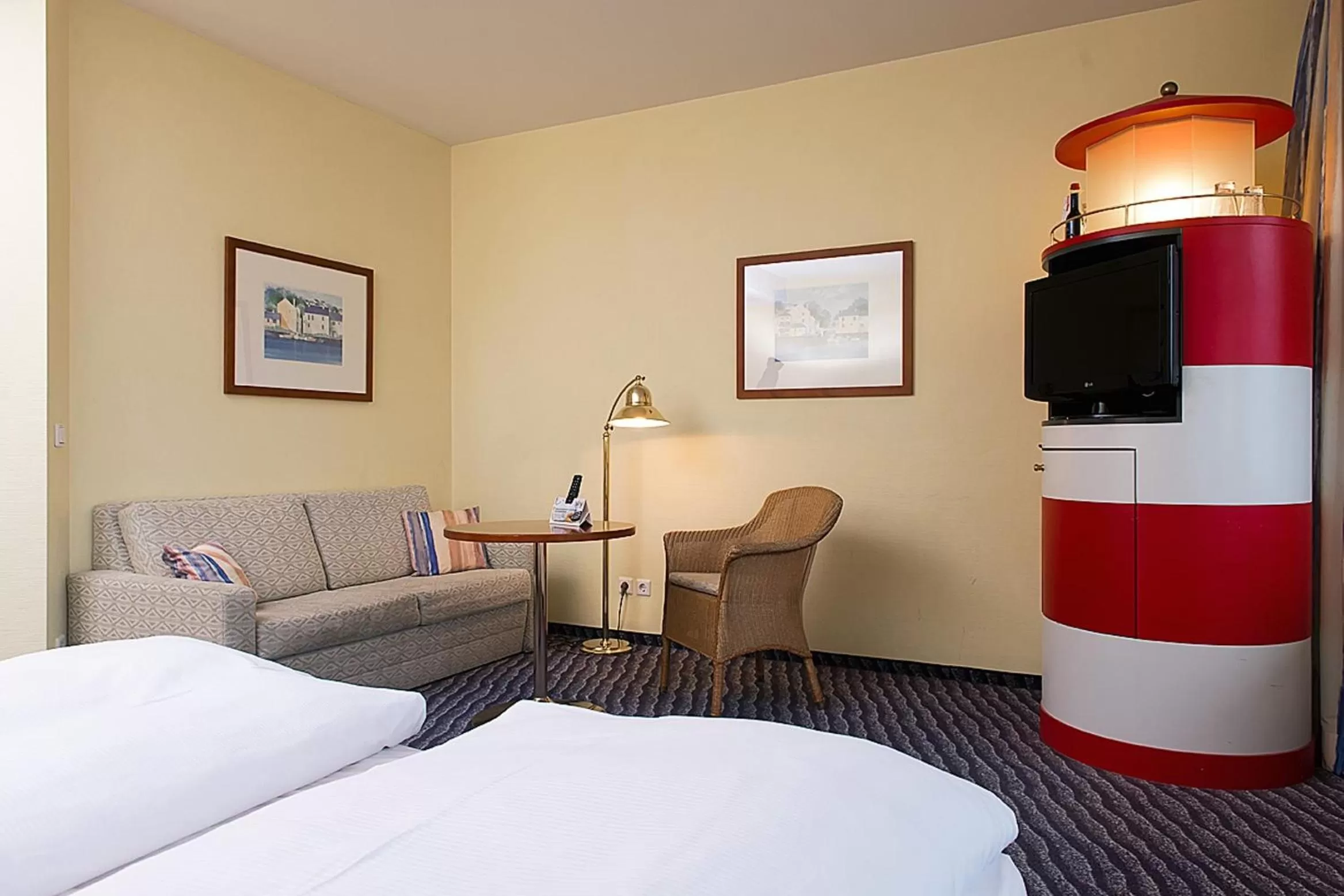 Photo of the whole room, Bed in Wyndham Stralsund HanseDom