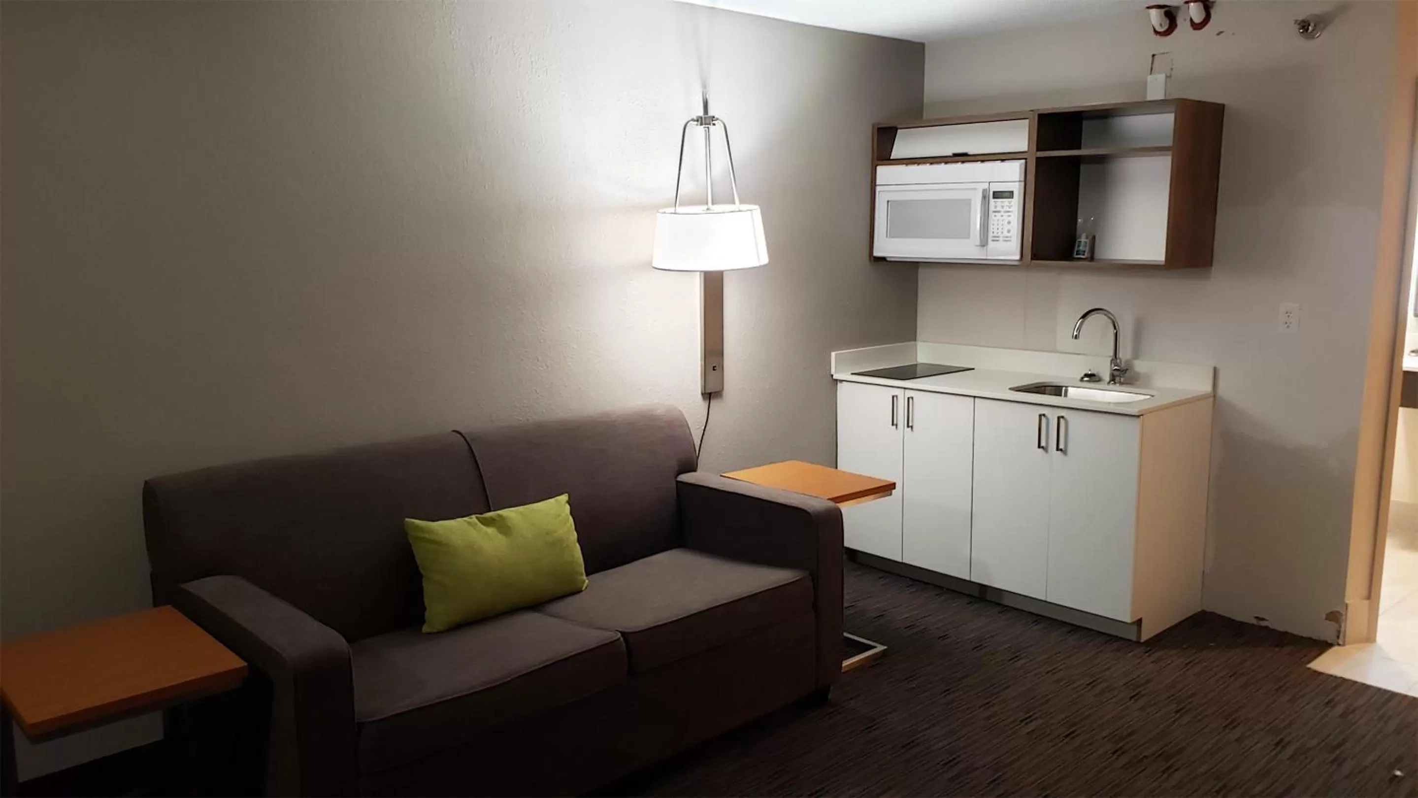 Kitchen or kitchenette in MainStay Suites Springfield IL