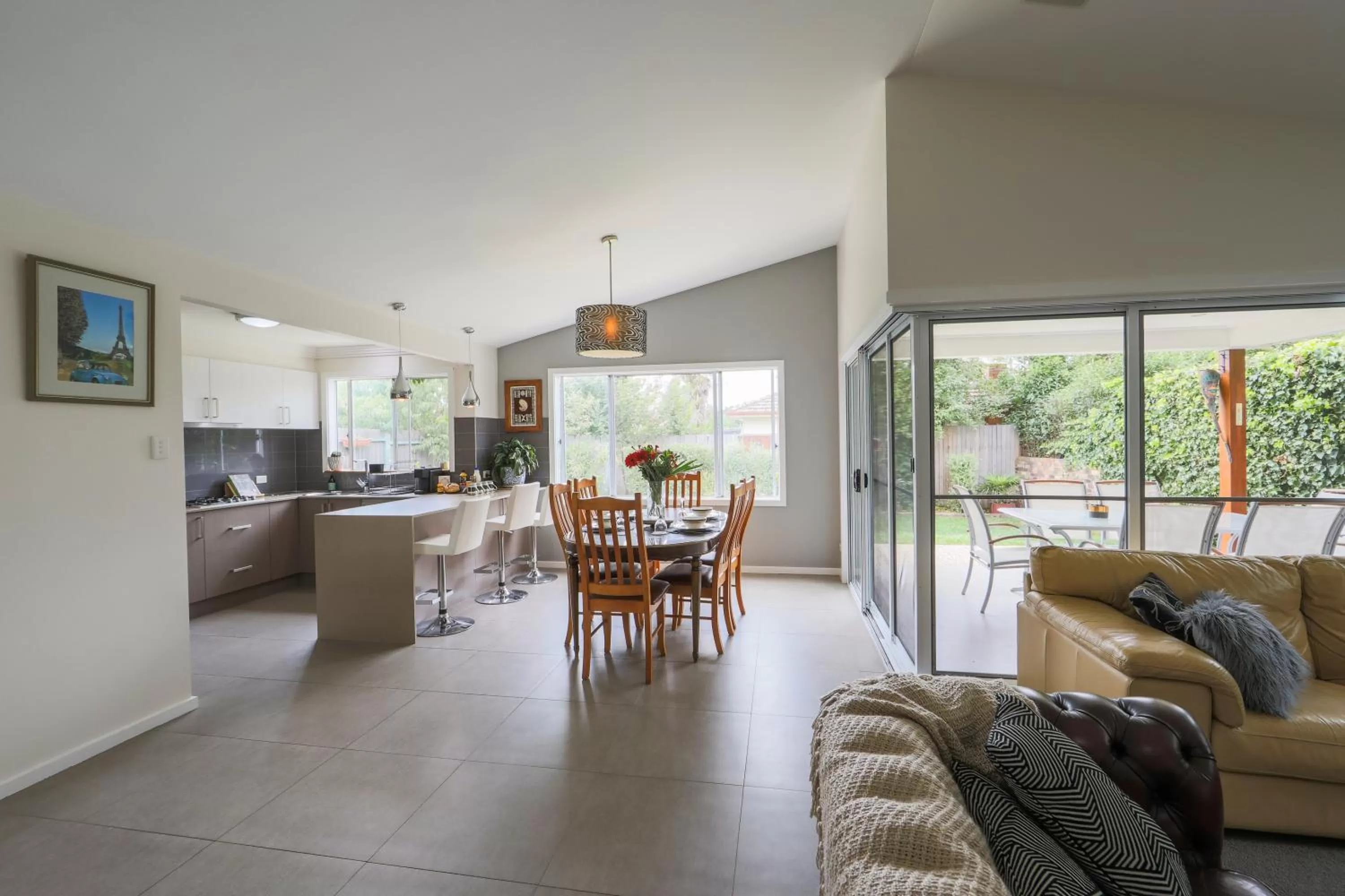 Kitchen or kitchenette in Armidale Cottage on Barney - House 2