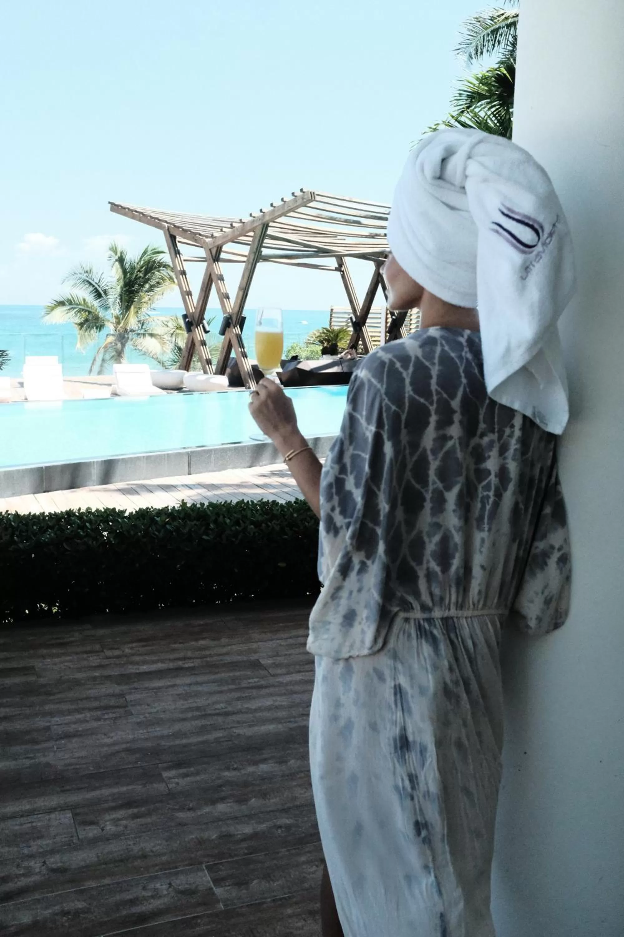 Pool view in Ultravioleta Boutique Residences