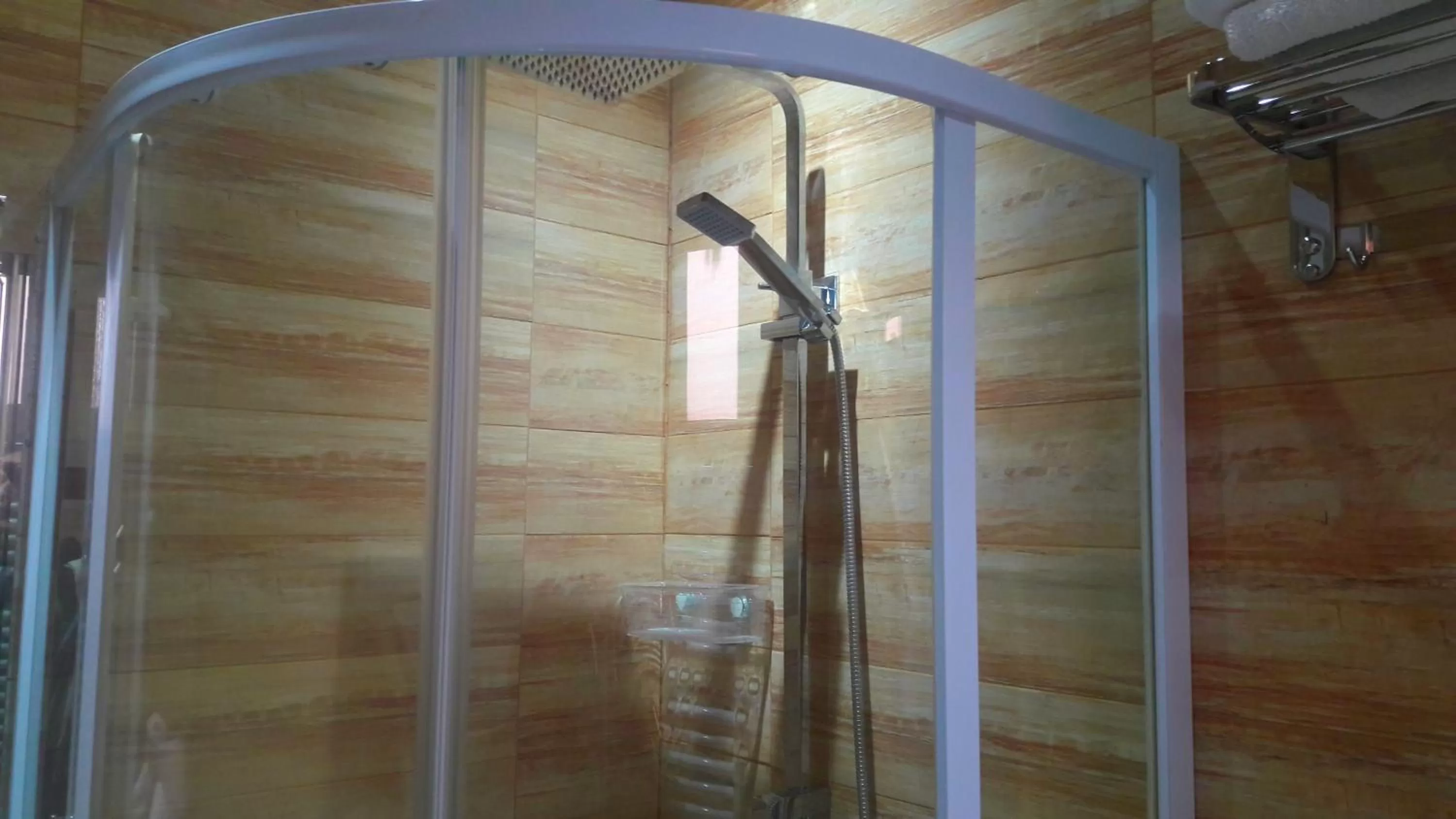 Bathroom in Hotel Lilo near Airport