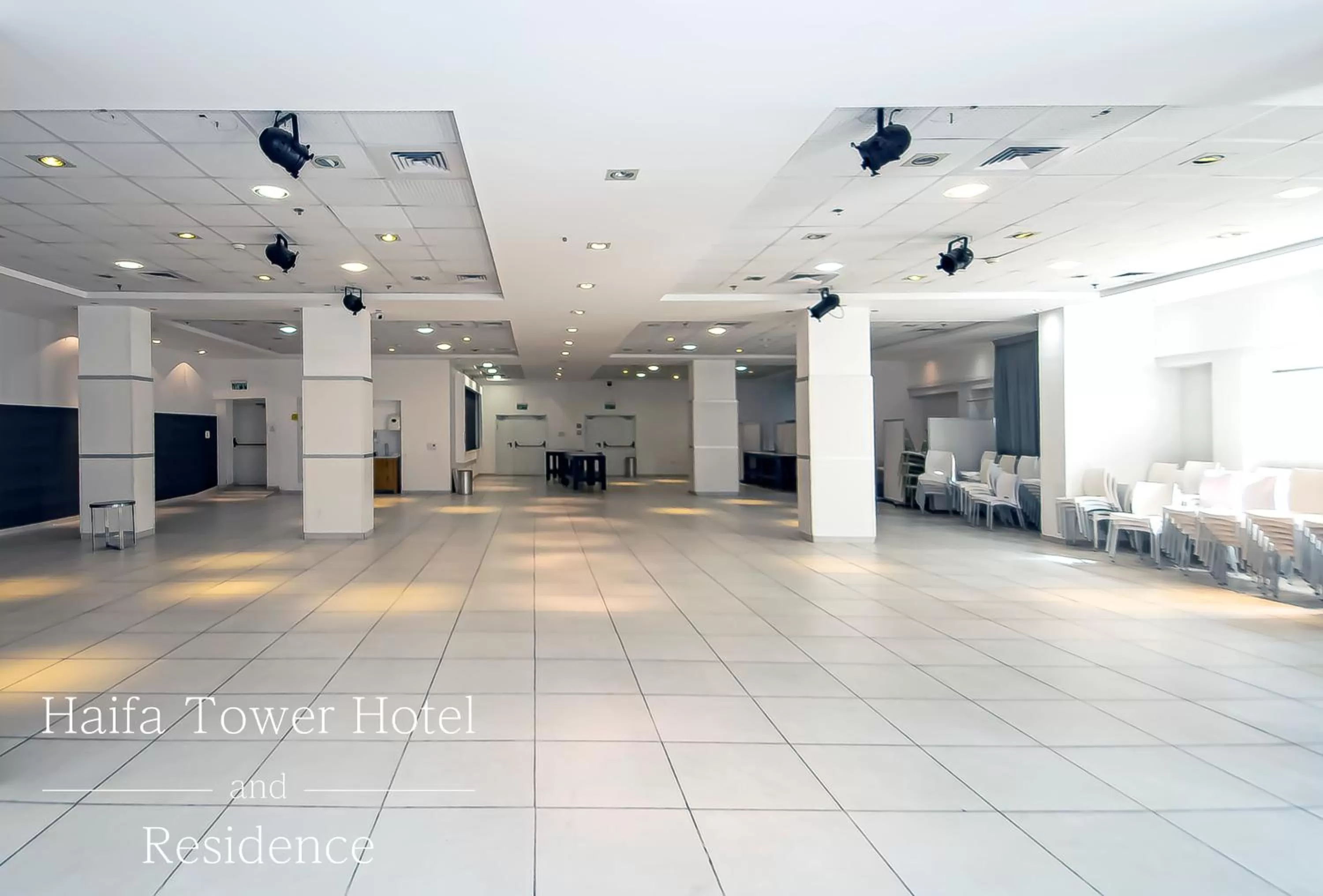 Entertainment in Haifa Tower Hotel - מלון מגדל חיפה