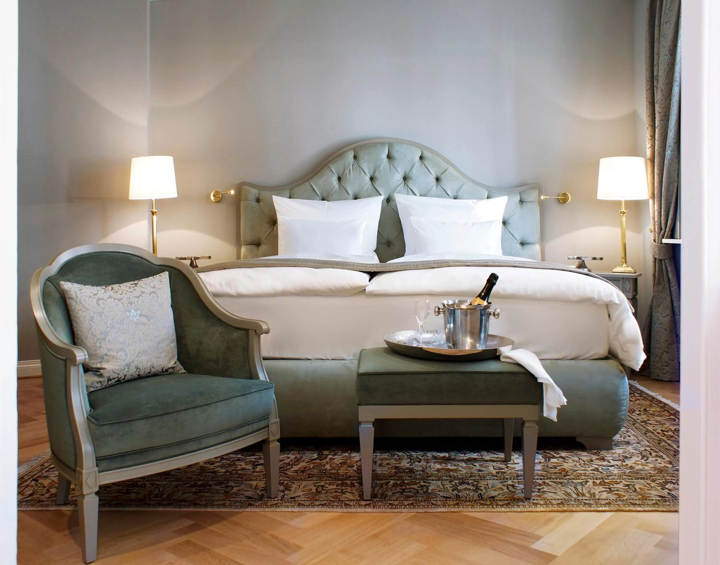 Bed in Romantik Hotel Zur Glocke