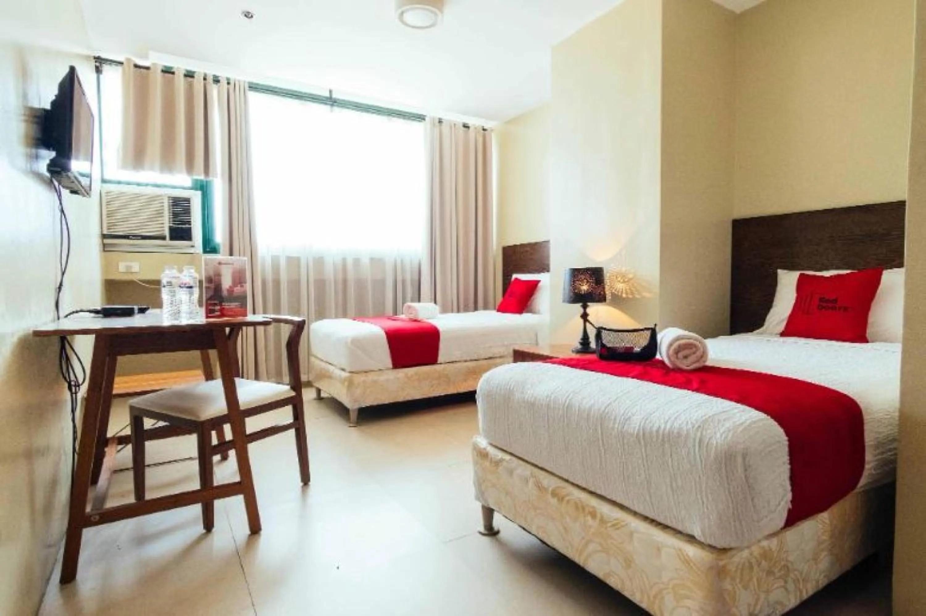 Bedroom, Bed in RedDoorz near Osmena Highway 1