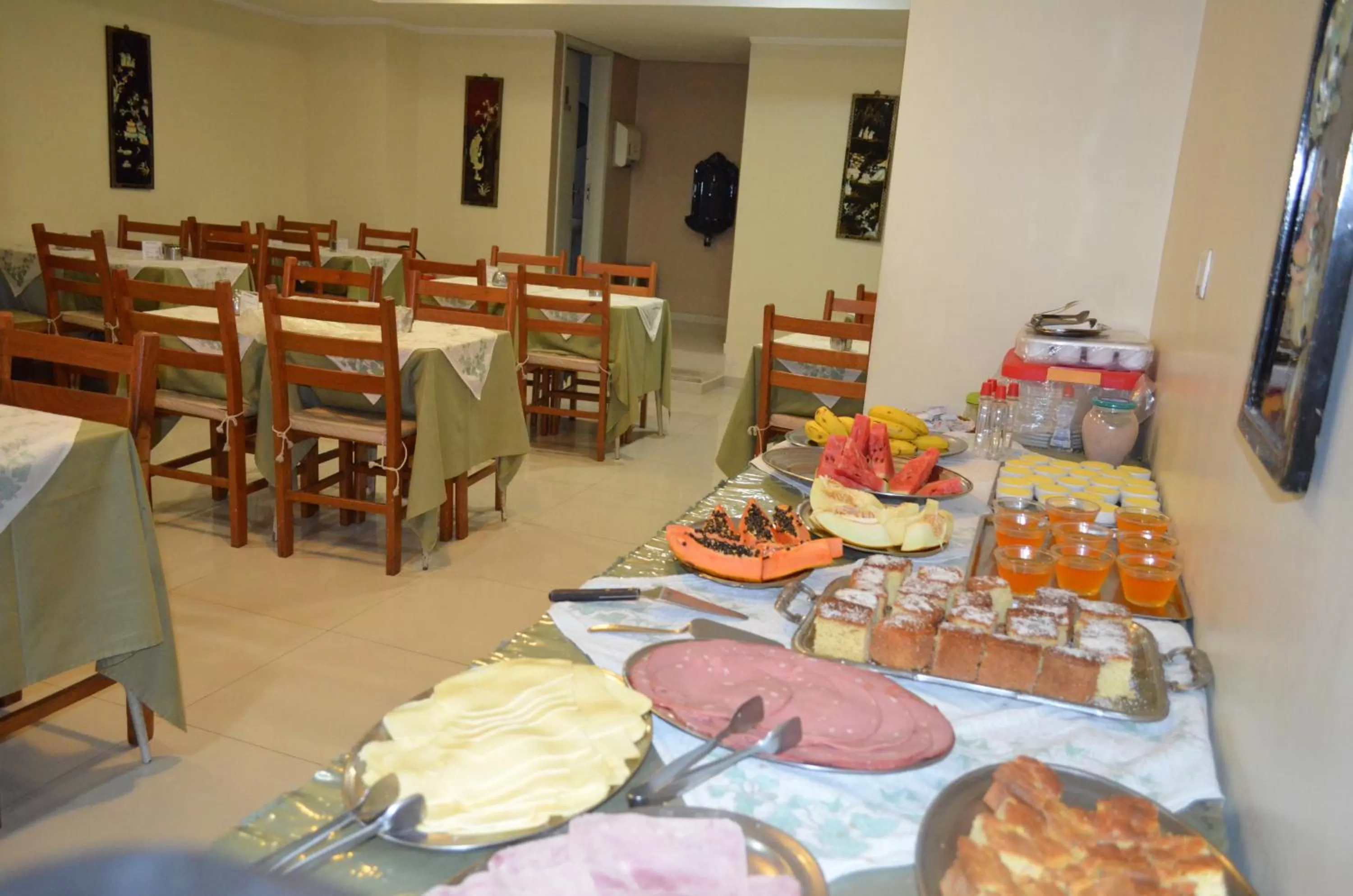 Food and drinks in Lux Hotel