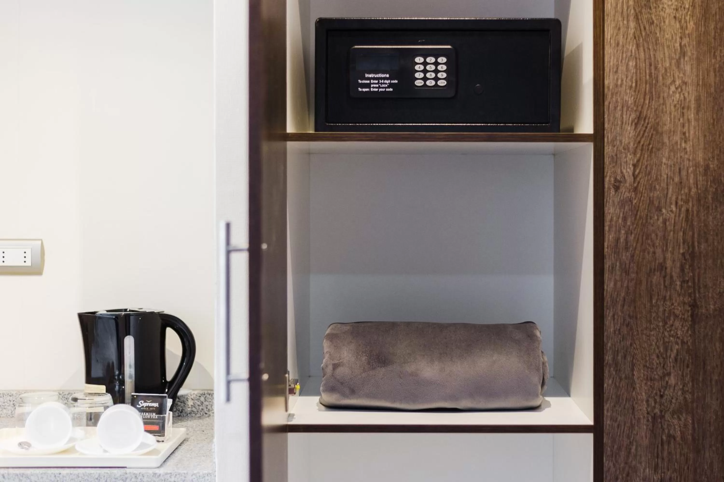 Coffee/tea facilities in Nobile Hotel Estación Central