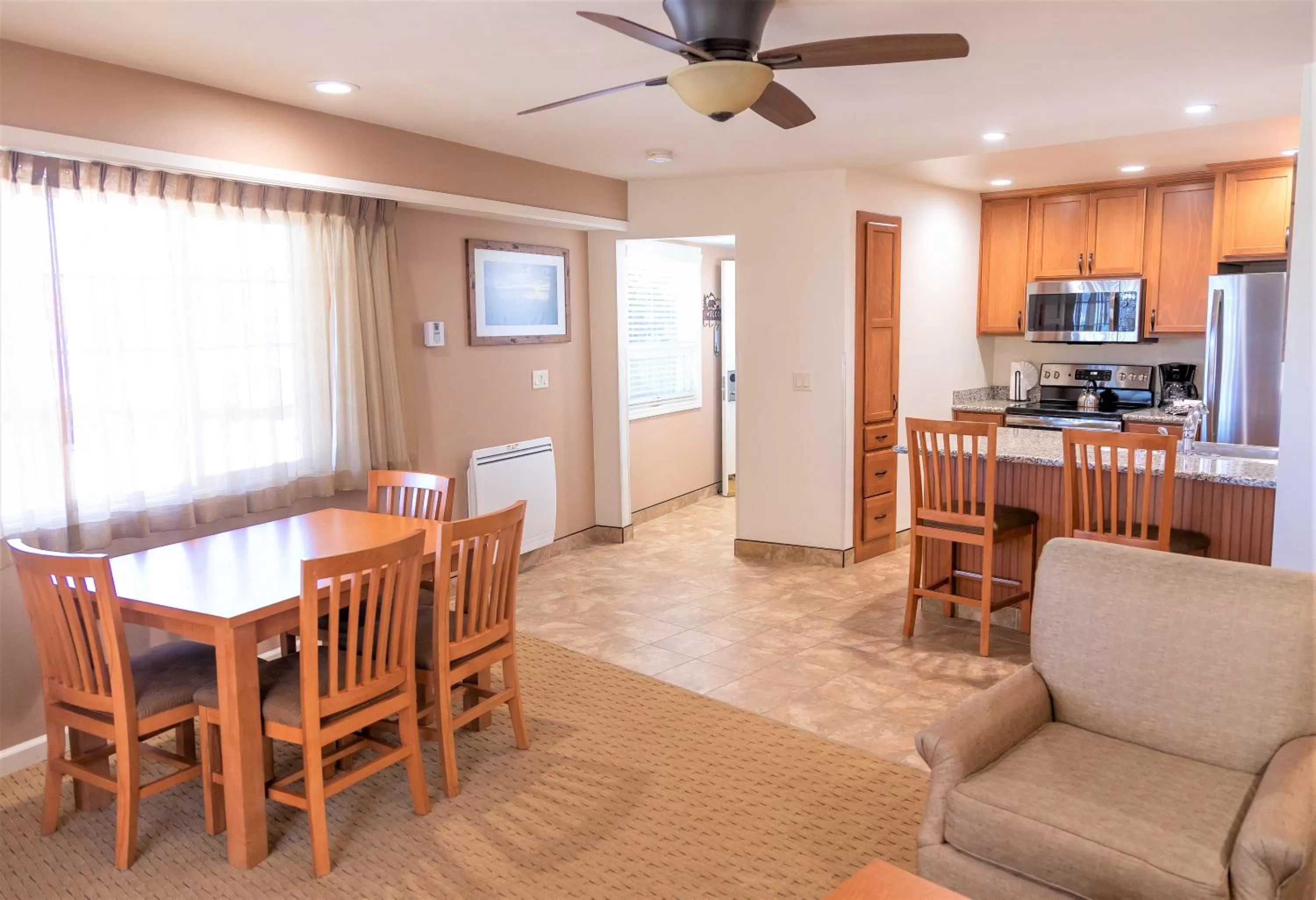 Dining area in The Tahoe Beach & Ski Club Owners Association
