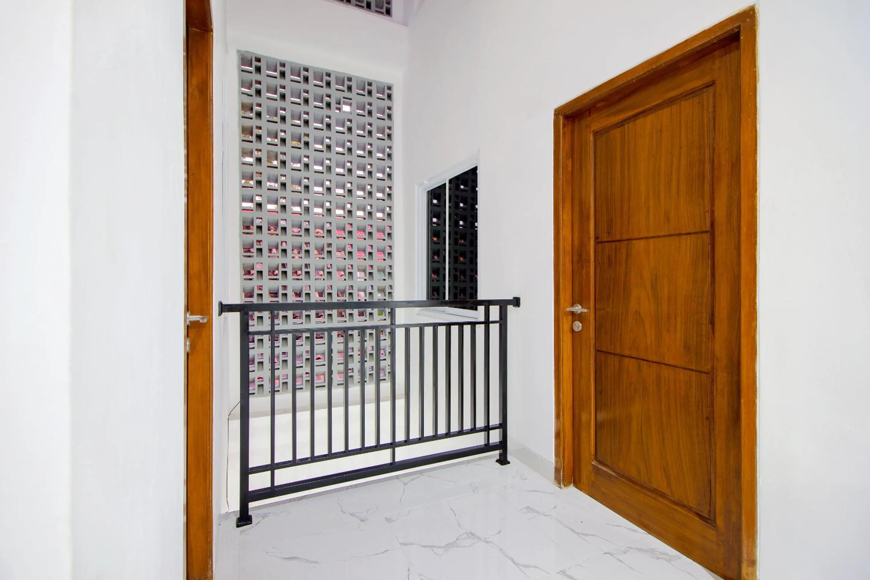 Balcony/Terrace in Hotel O 88 Exclusive Guesthouse