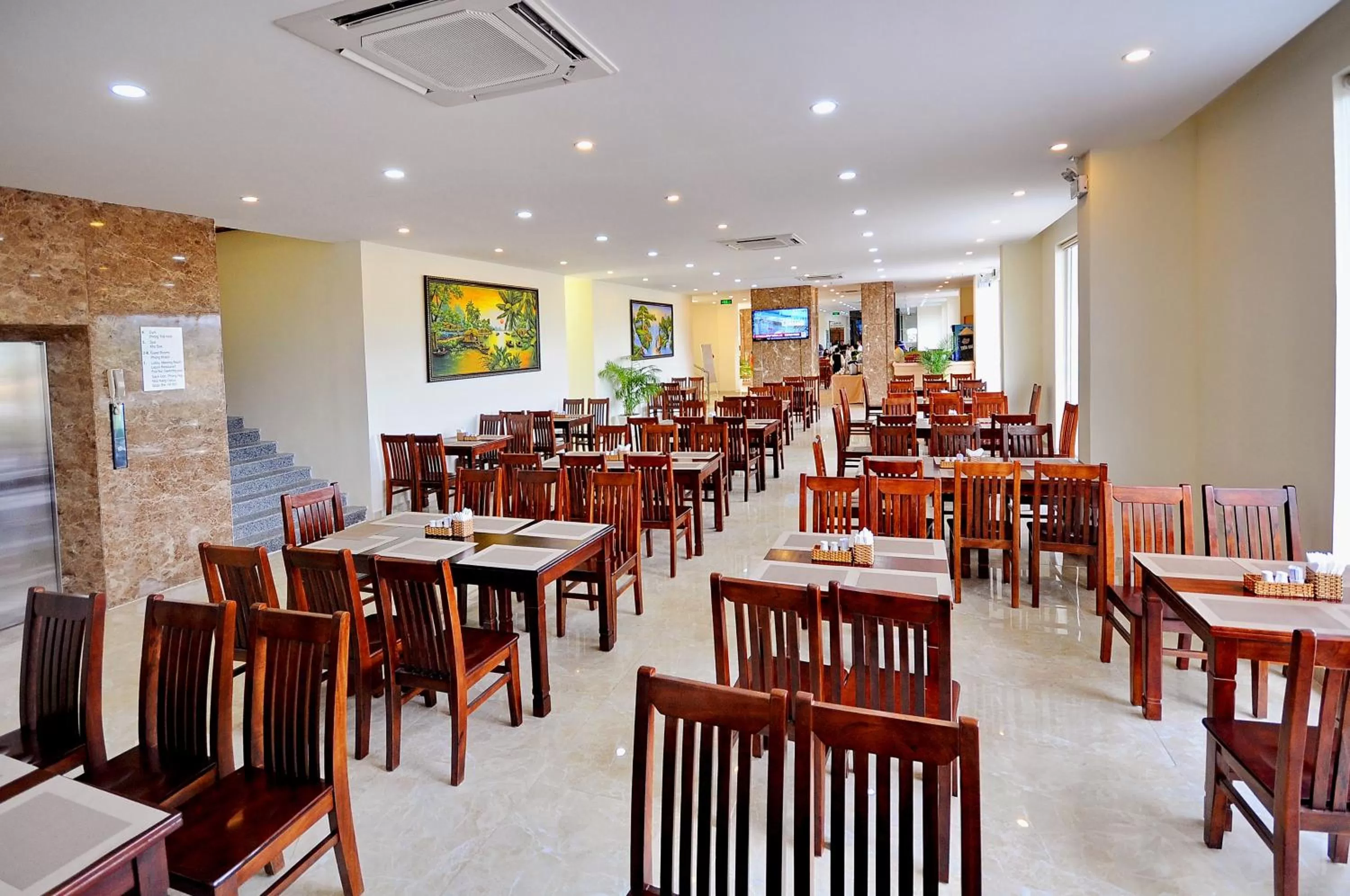 Restaurant/places to eat in Rigel Hotel