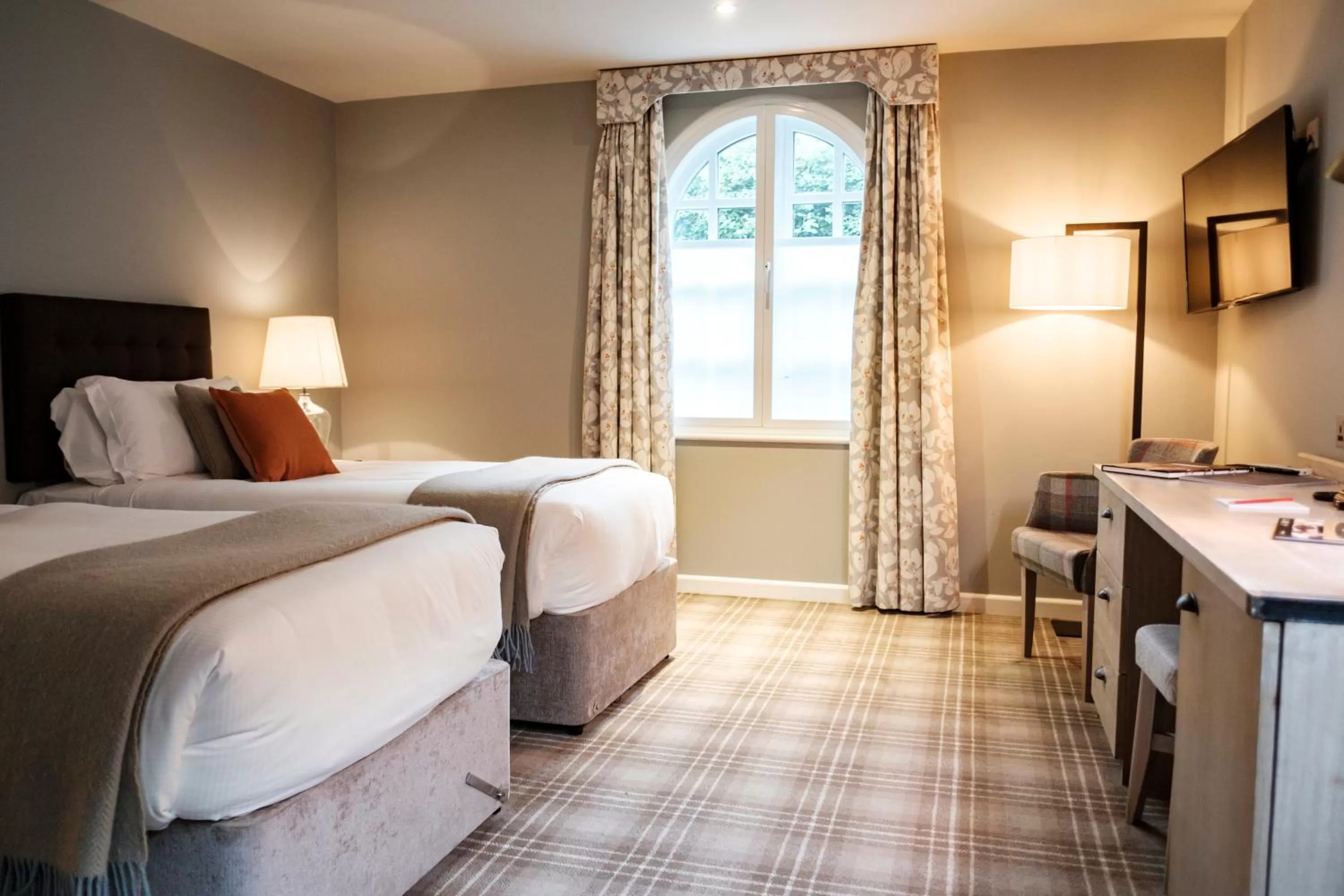 Photo of the whole room, Bed in The Princess Royal