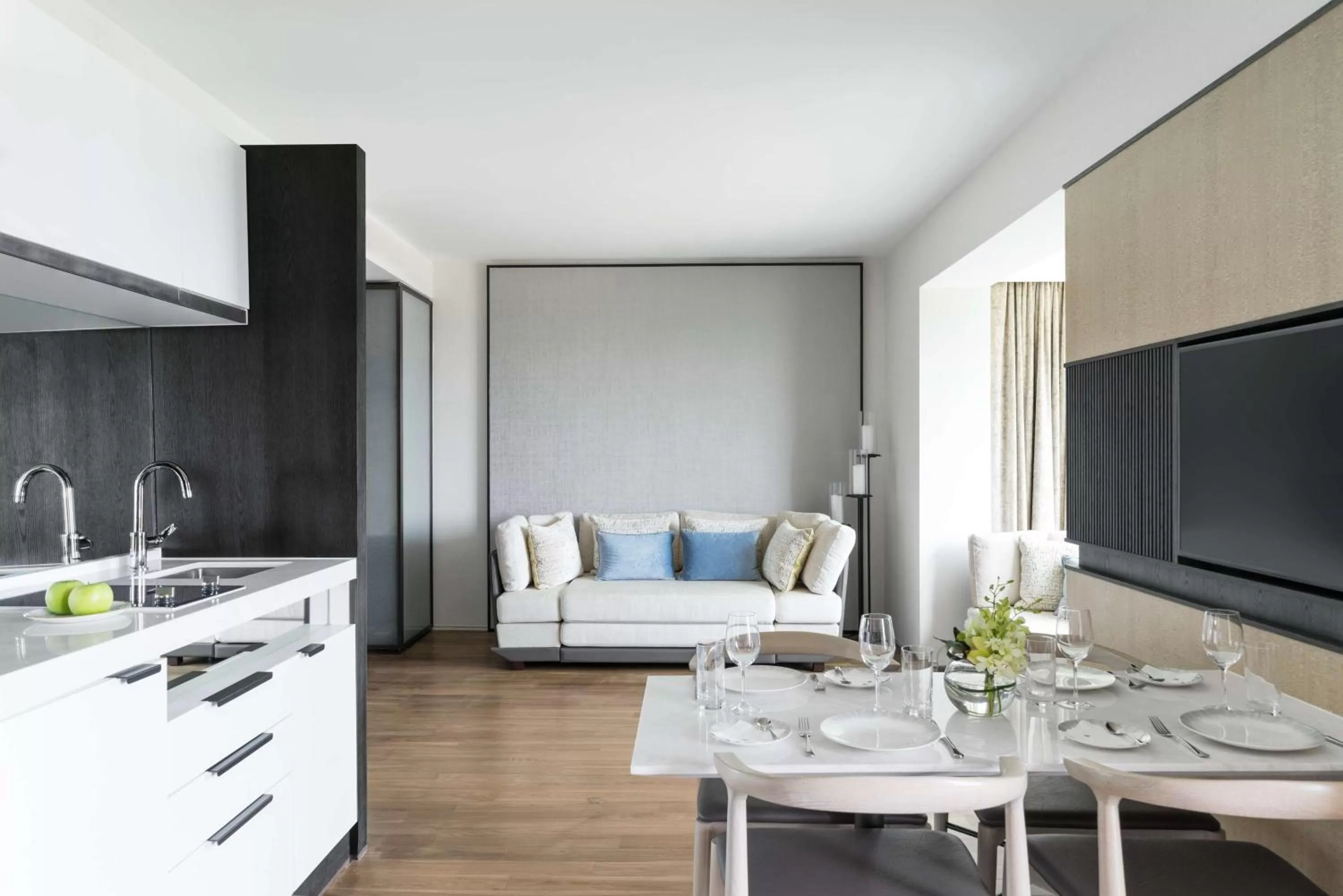 Photo of the whole room in Shangri-La Singapore