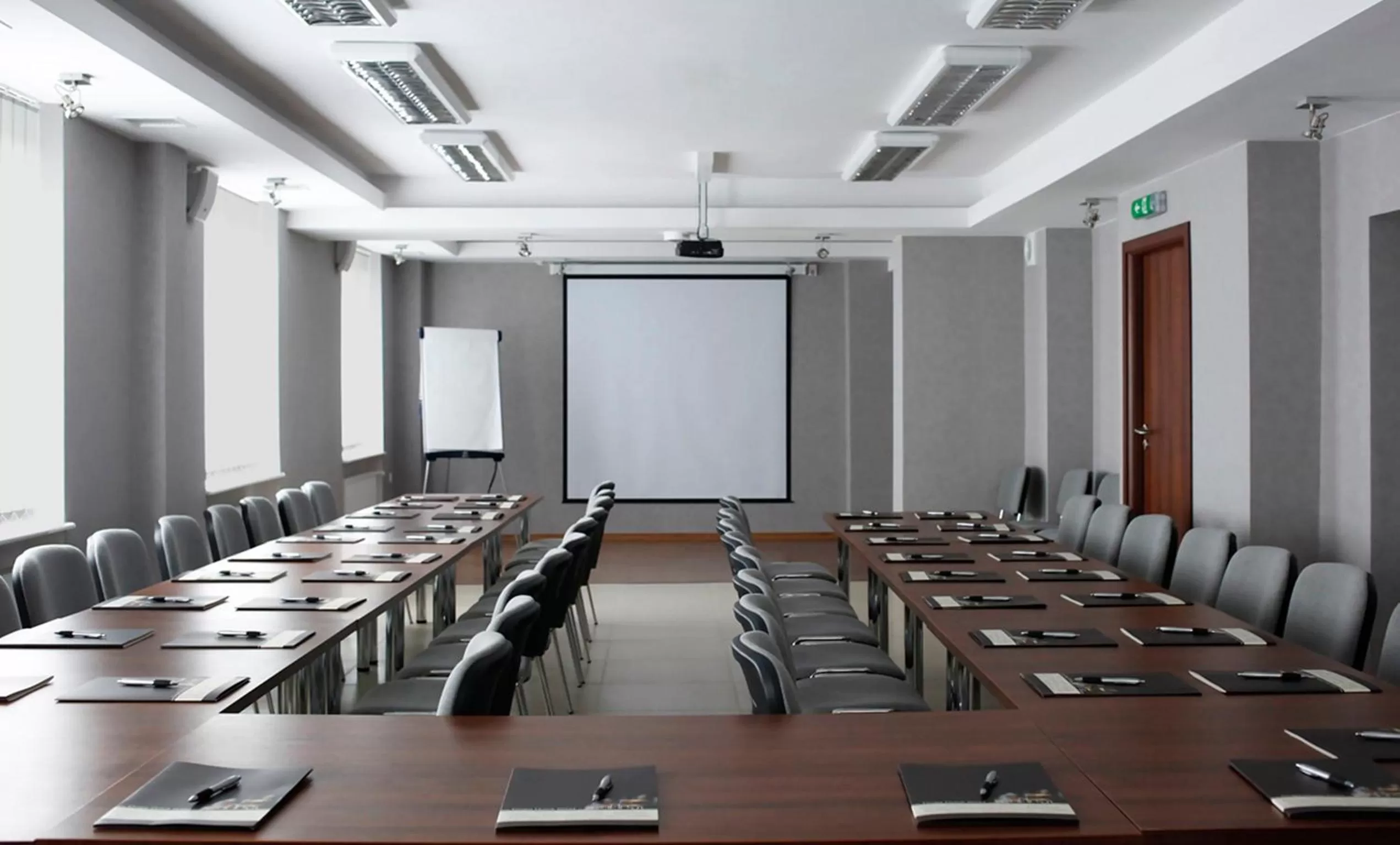 Business facilities in Iskra